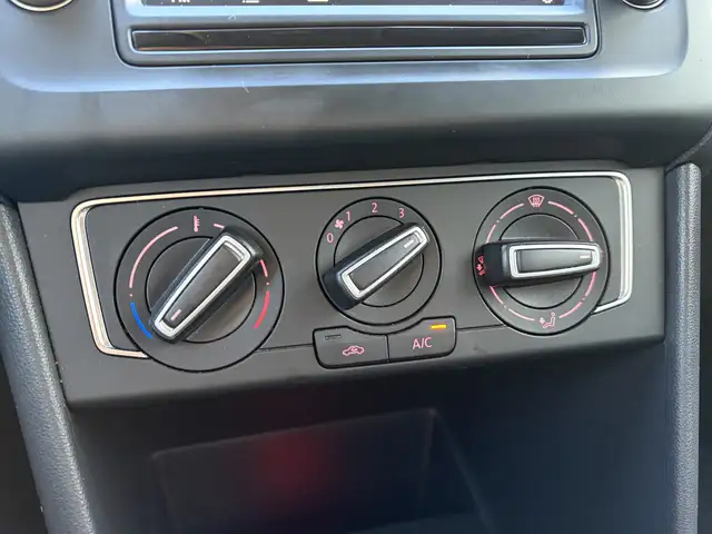 Volkswagen Polo view 9
