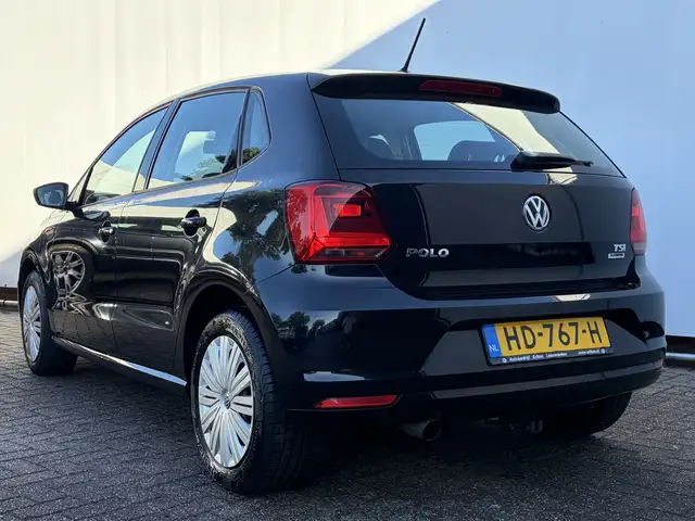 Volkswagen Polo view 2