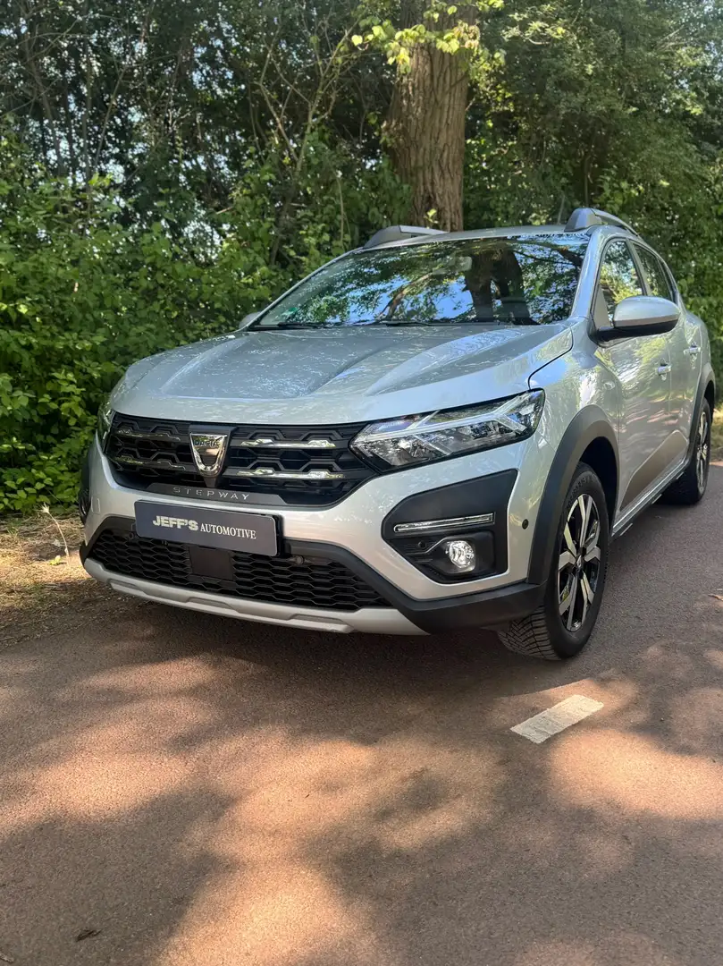 Dacia Sandero Stepway 1.0 TCe 90 Comfort Gris - 1