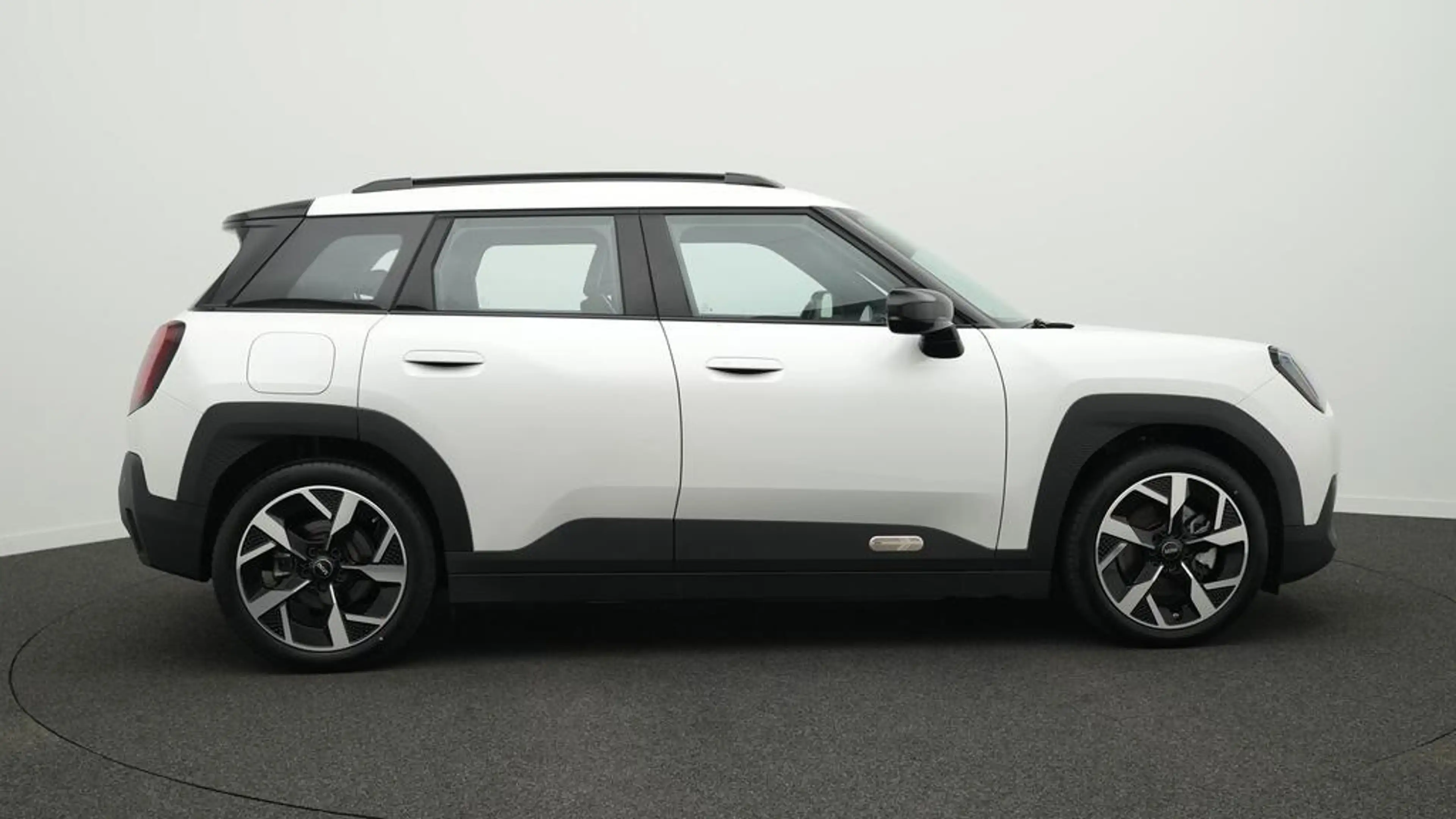 MINI Aceman Classic Trim — photo 3