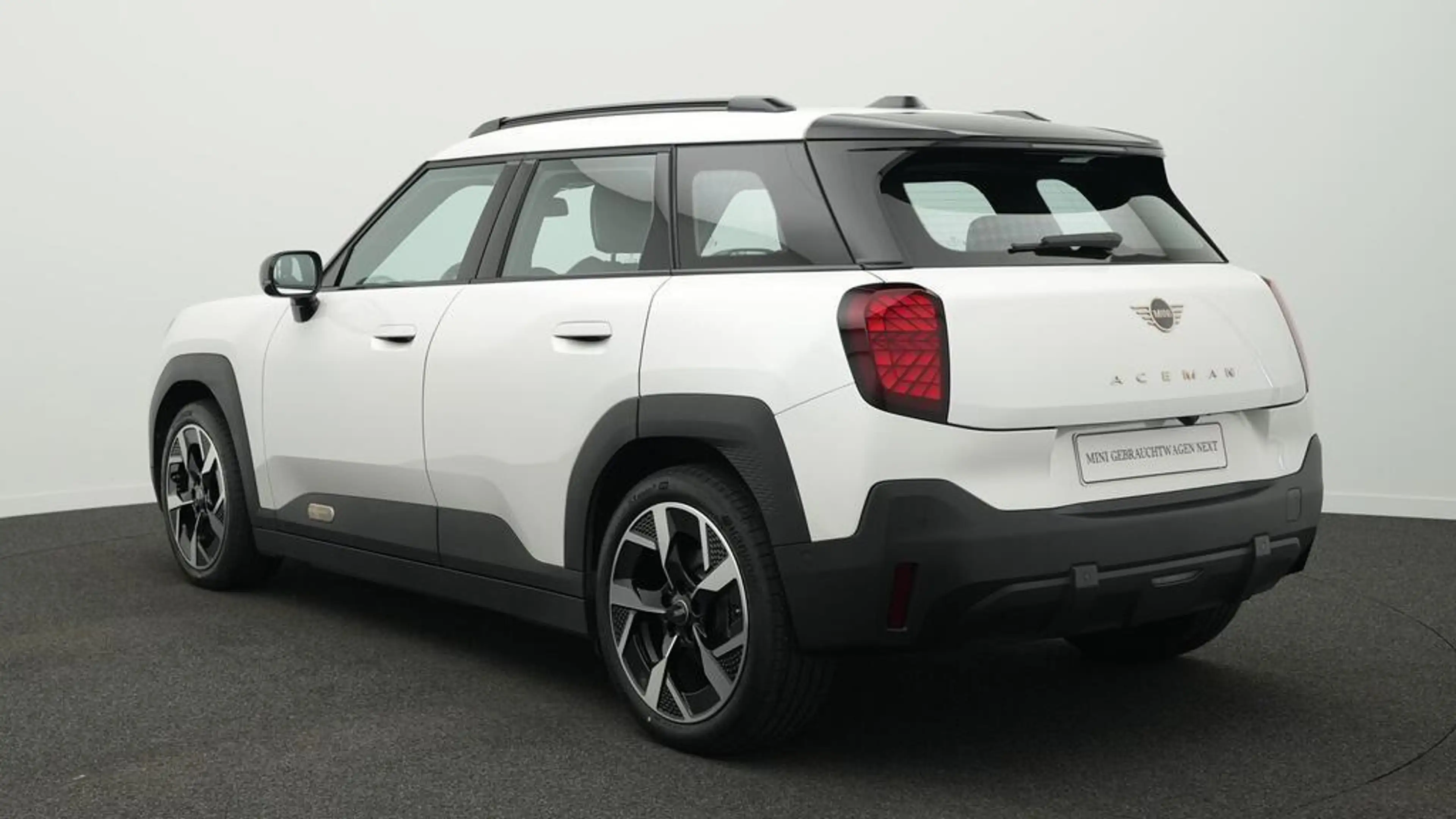 MINI Aceman Classic Trim — photo 4