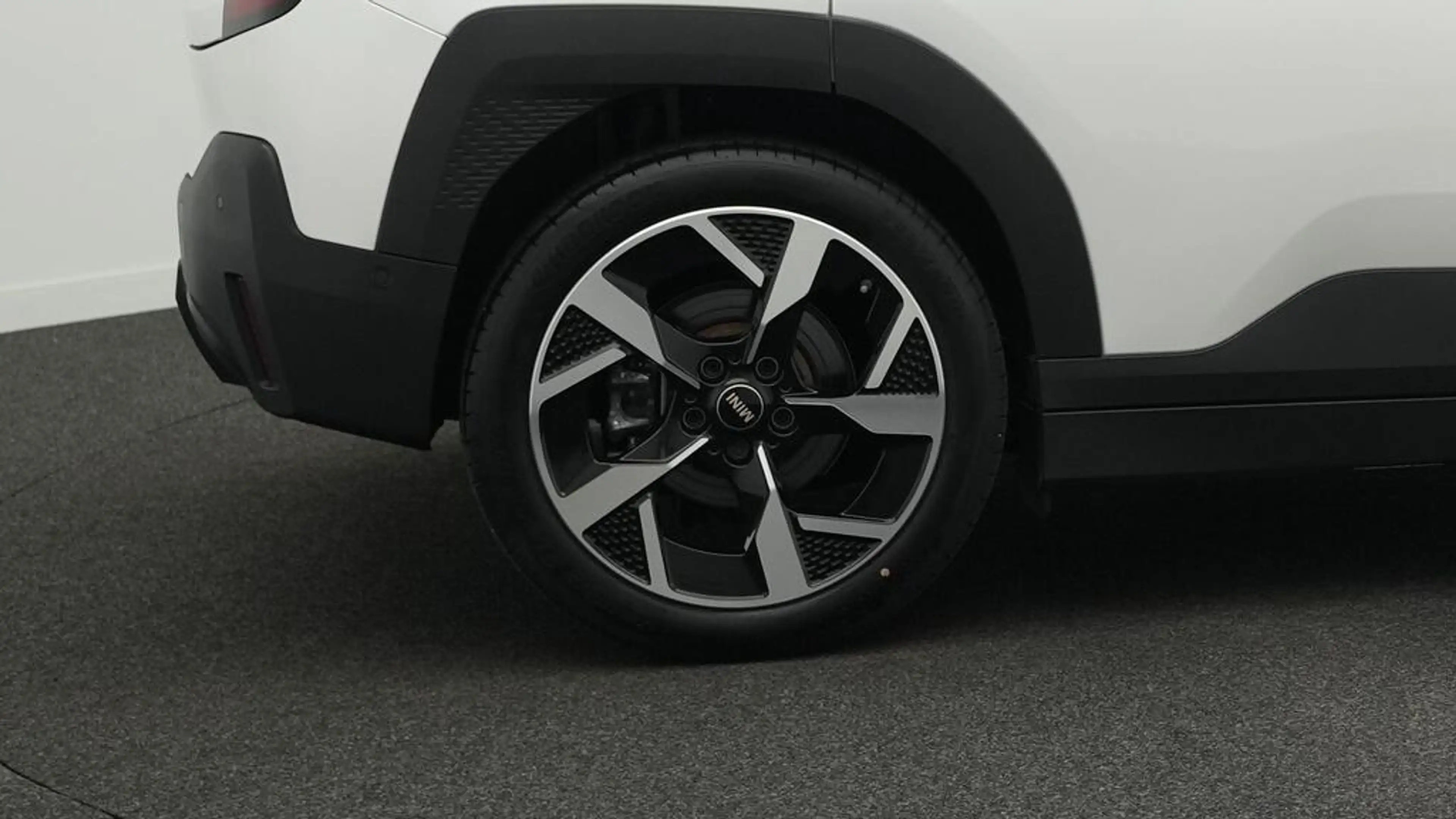 MINI Aceman Classic Trim — photo 9