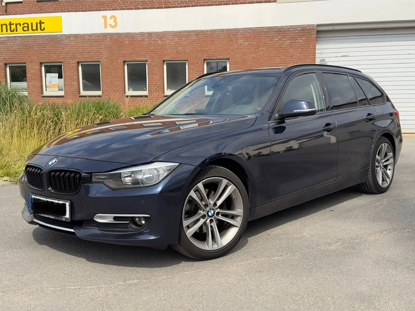 BMW 320 d F31 Touring Automatik Pano Leder Navo LED Niebieski - 1