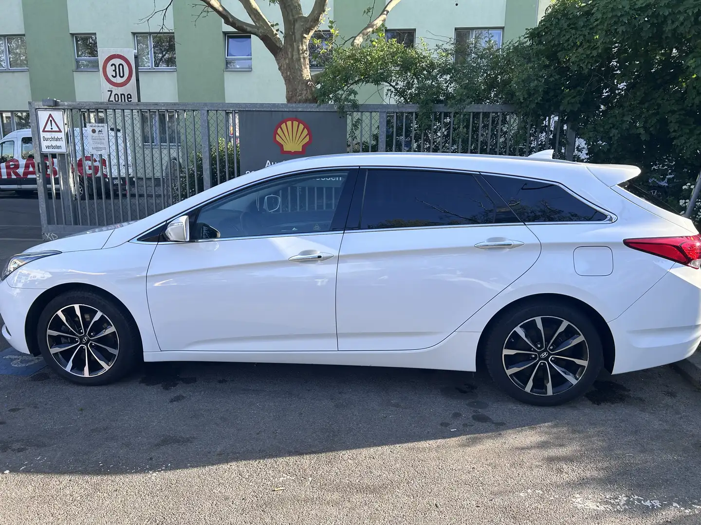 Hyundai i40 Premium 1,7 CRDi Start/Stopp Weiß - 2