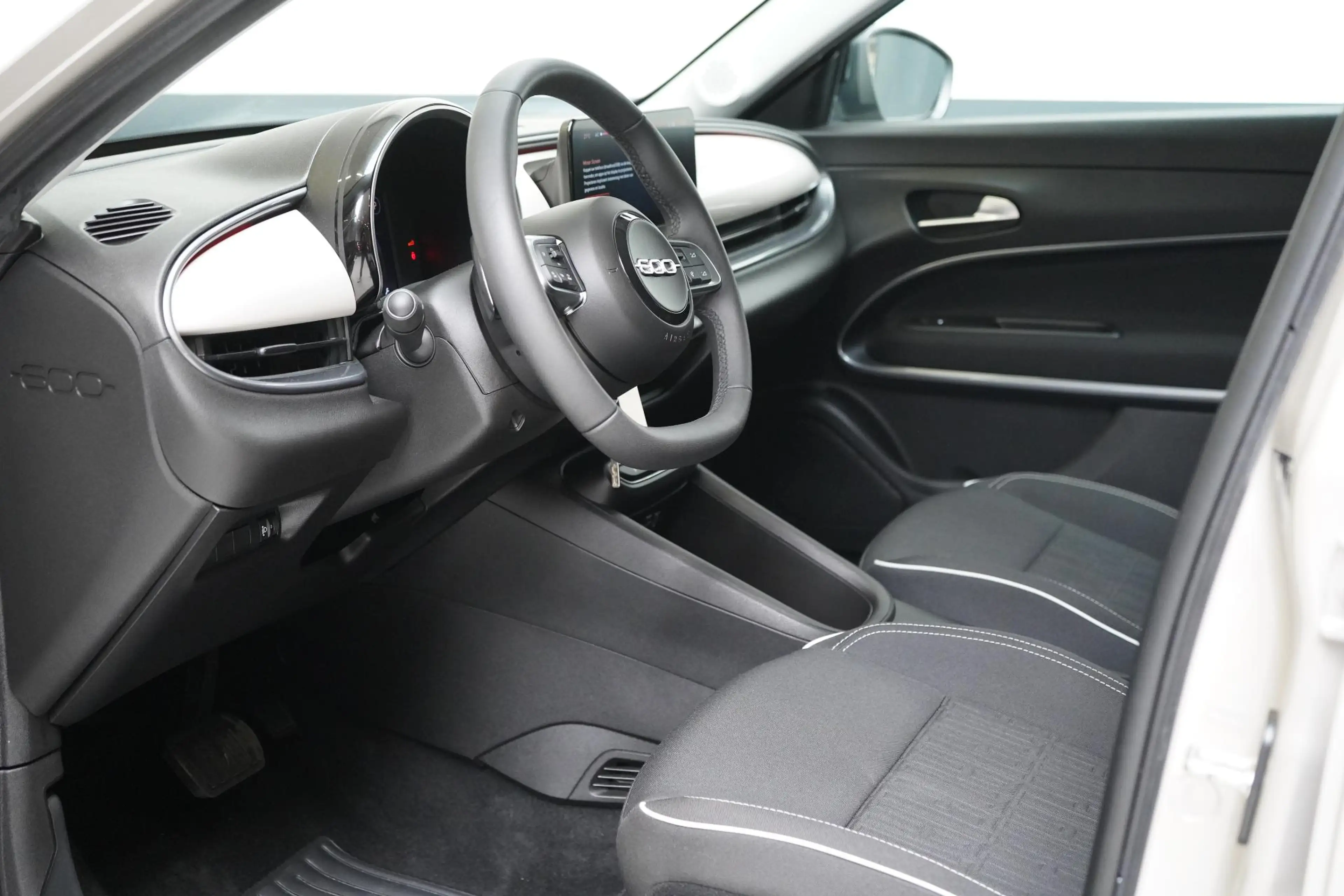 Fiat 600 1.2 Hybrid Urban | Achteruitrijcamera | Carplay | — photo 9