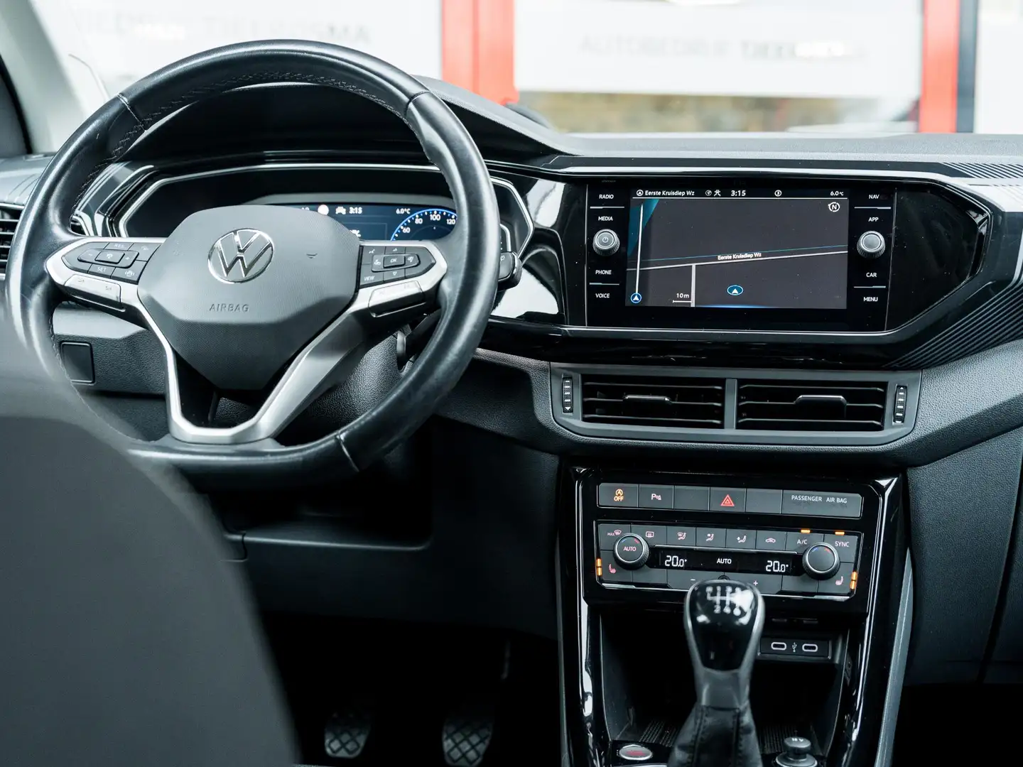 Volkswagen T-Cross 1.0 TSI Style FULL OPTION | 1e Eigenaar | Originee Zwart - 2