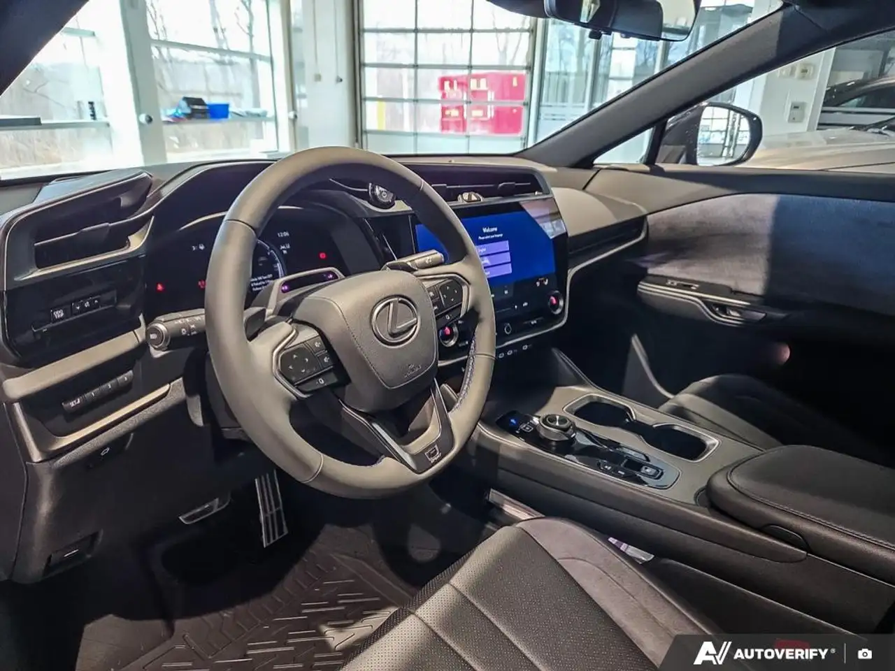 Lexus RZ снимка Lexus RZ