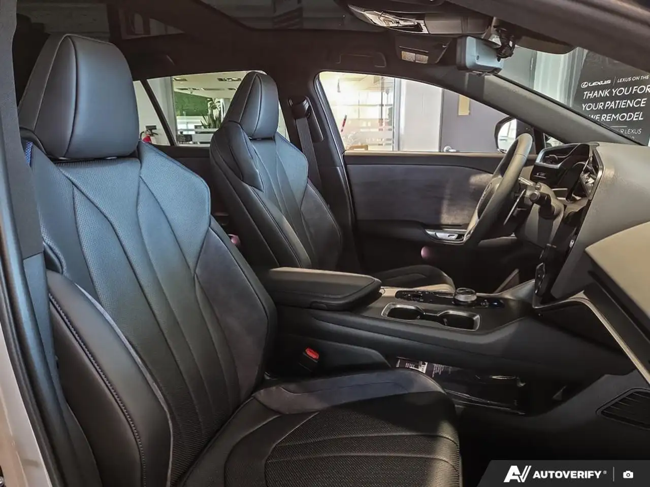 Lexus RZ снимка Lexus RZ