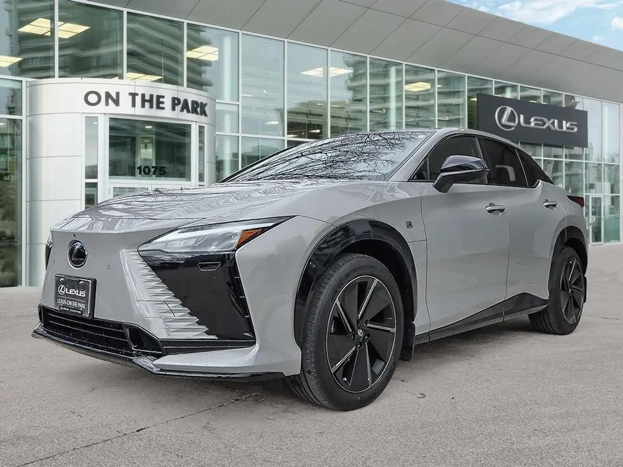 Lexus RZ снимка Lexus RZ