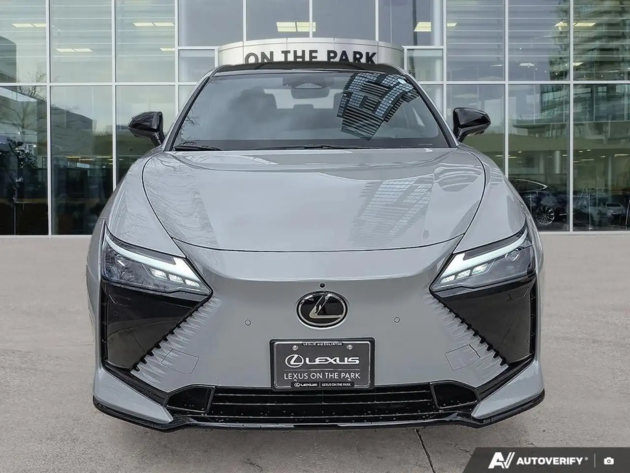 Lexus RZ снимка Lexus RZ