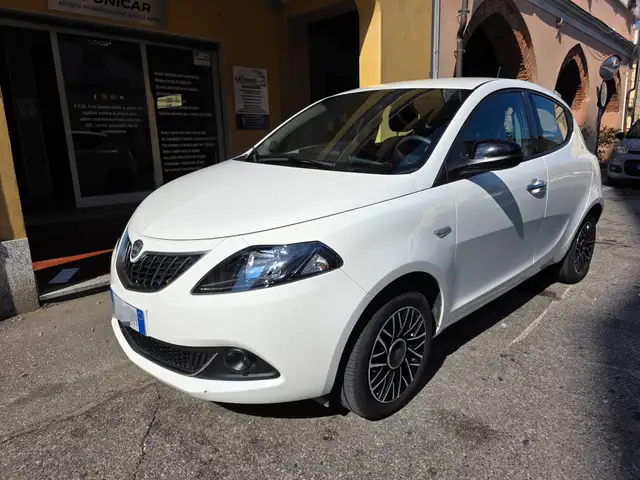 Lancia Ypsilon Ypsilon III 2021 1.0 firefly hybrid Platino s
