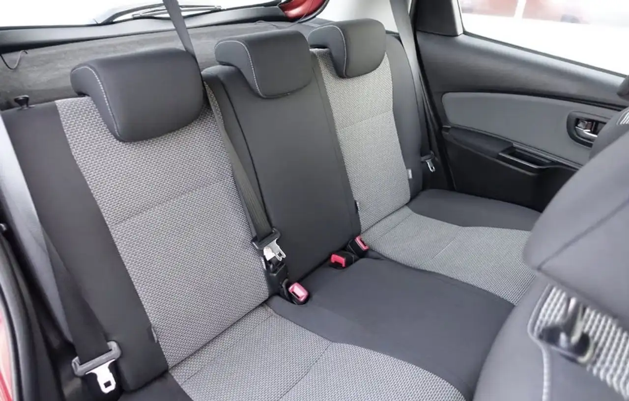 Toyota Yaris Yaris — photo 2