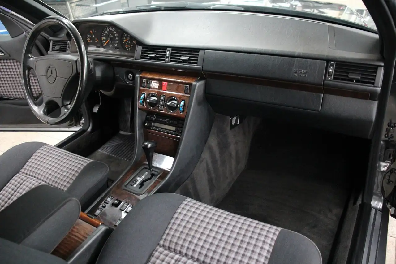 Mercedes-Benz E 320 Coupe Automatik W124 *H-Zulassung*, foto 12