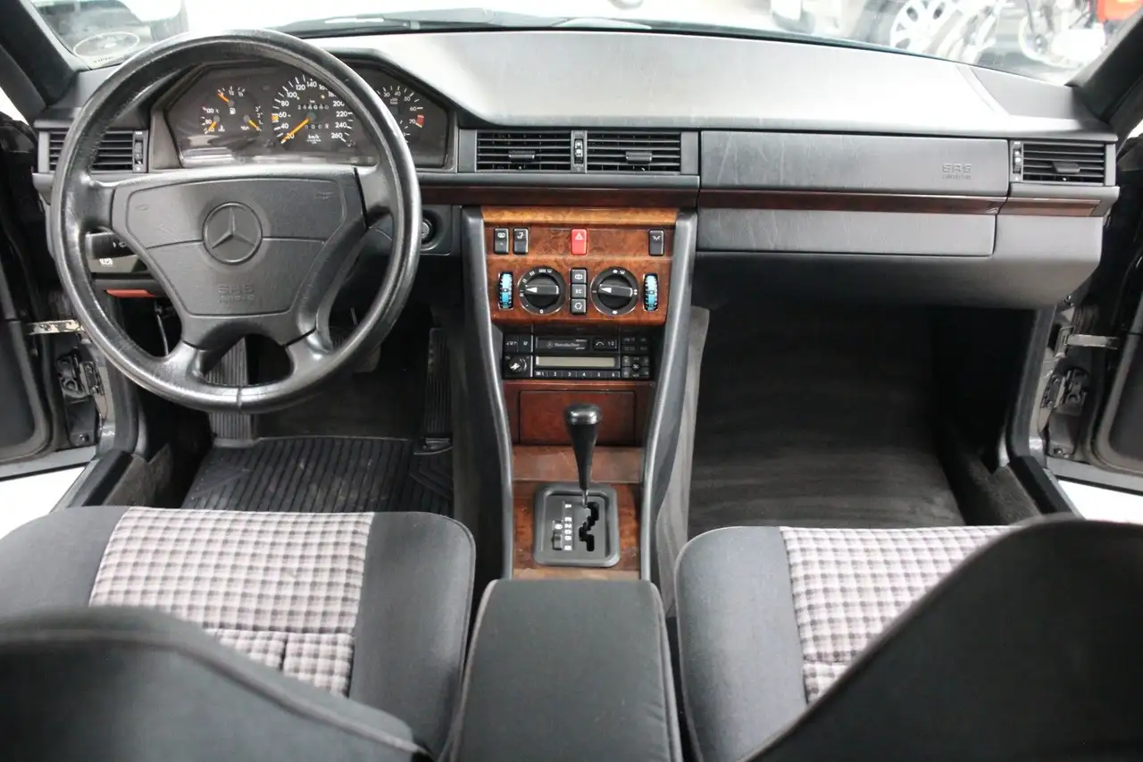 Mercedes-Benz E 320 Coupe Automatik W124 *H-Zulassung*, foto 10