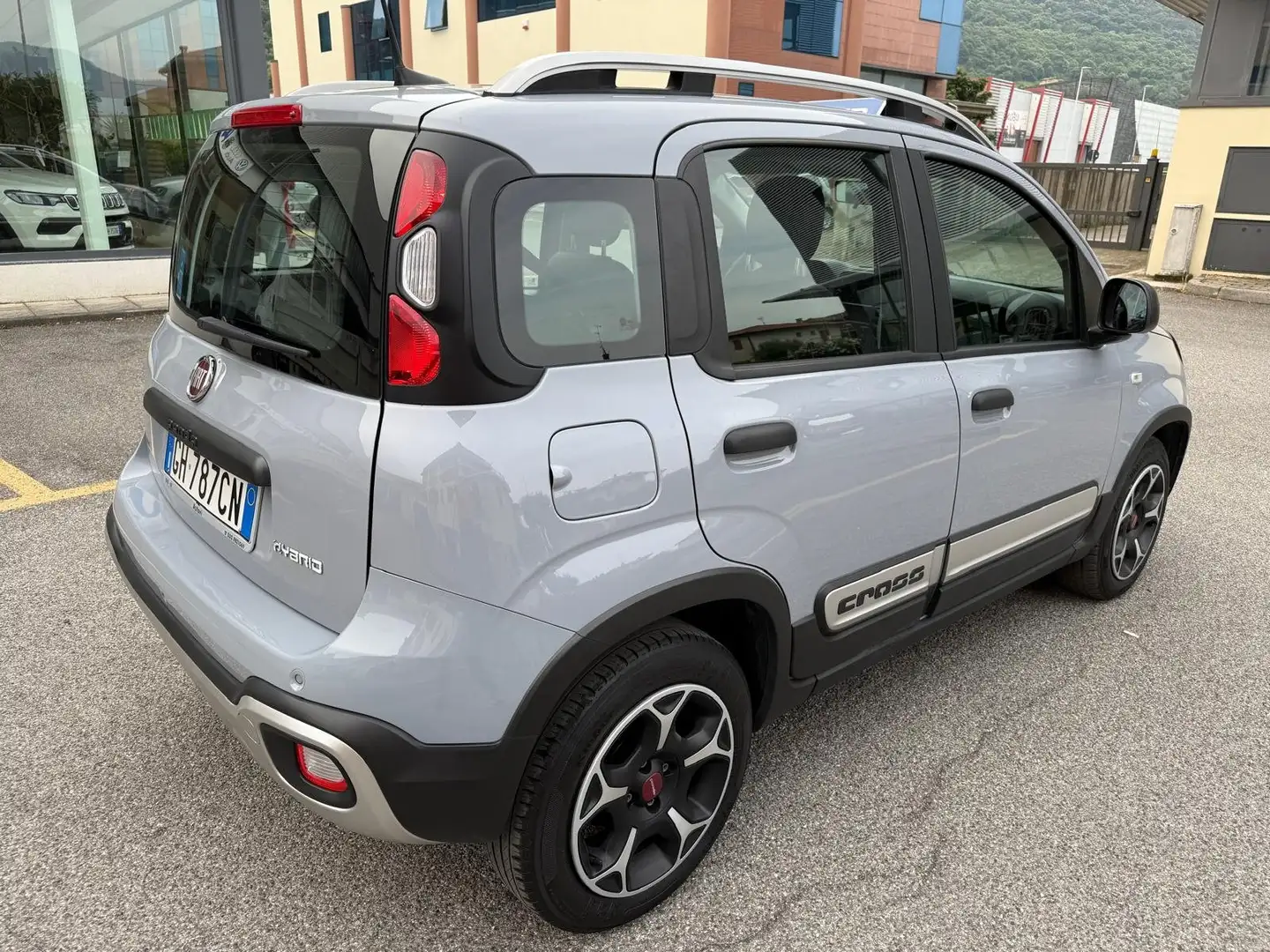 Fiat Panda 1.0 Firefly Hybrid Cross S&S Grijs - 2