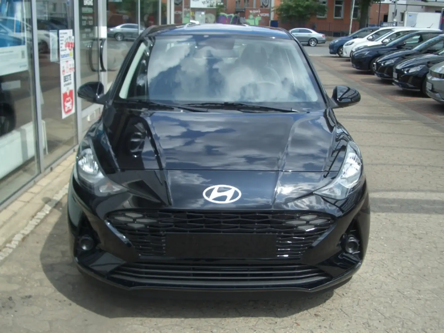 Hyundai i10 Facelift MJ25 1.2 Trend Navi, Komfort-Paket Schwarz - 2