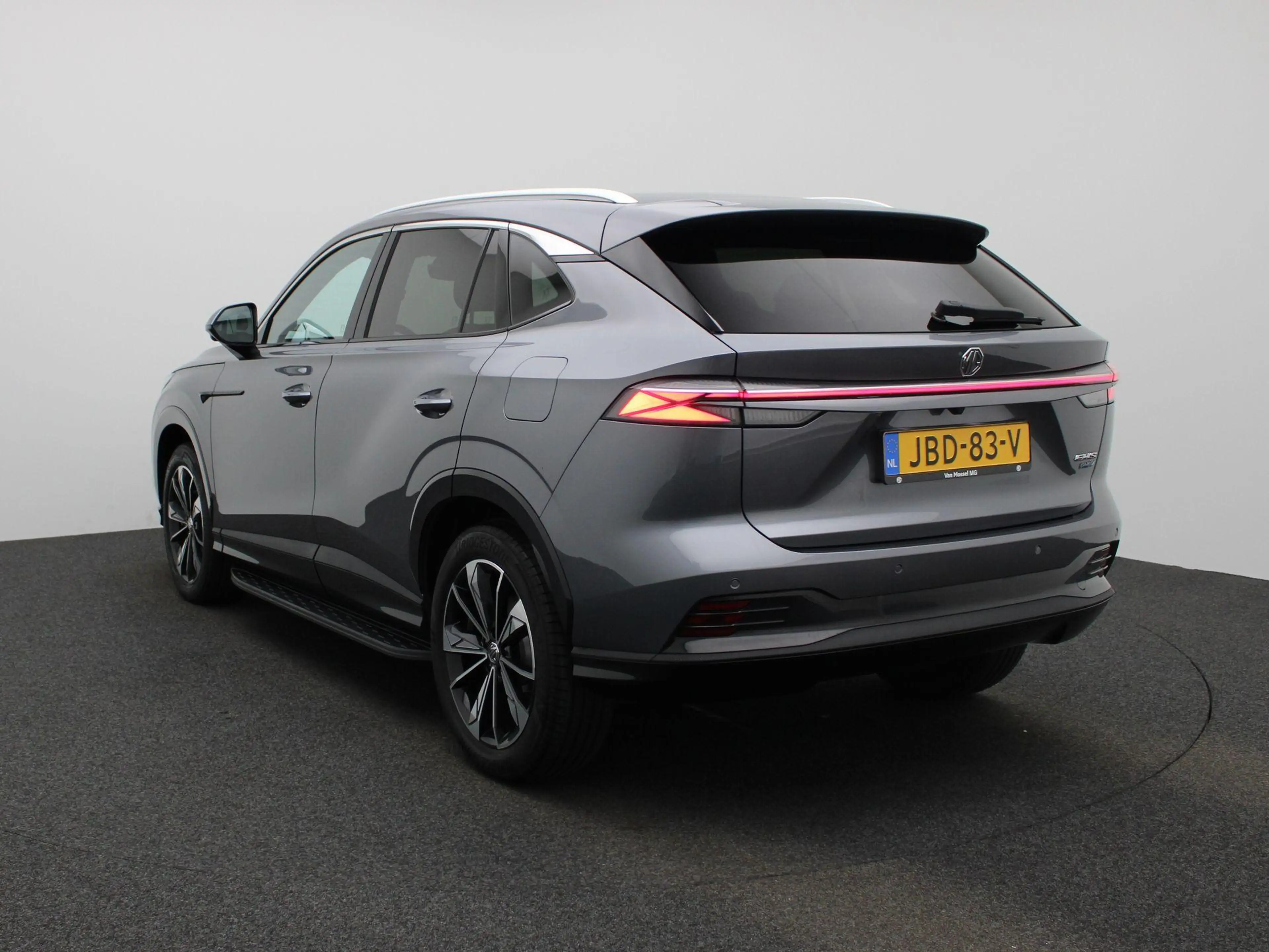 MG HS MG PHEV 1.5 Luxury — photo 2