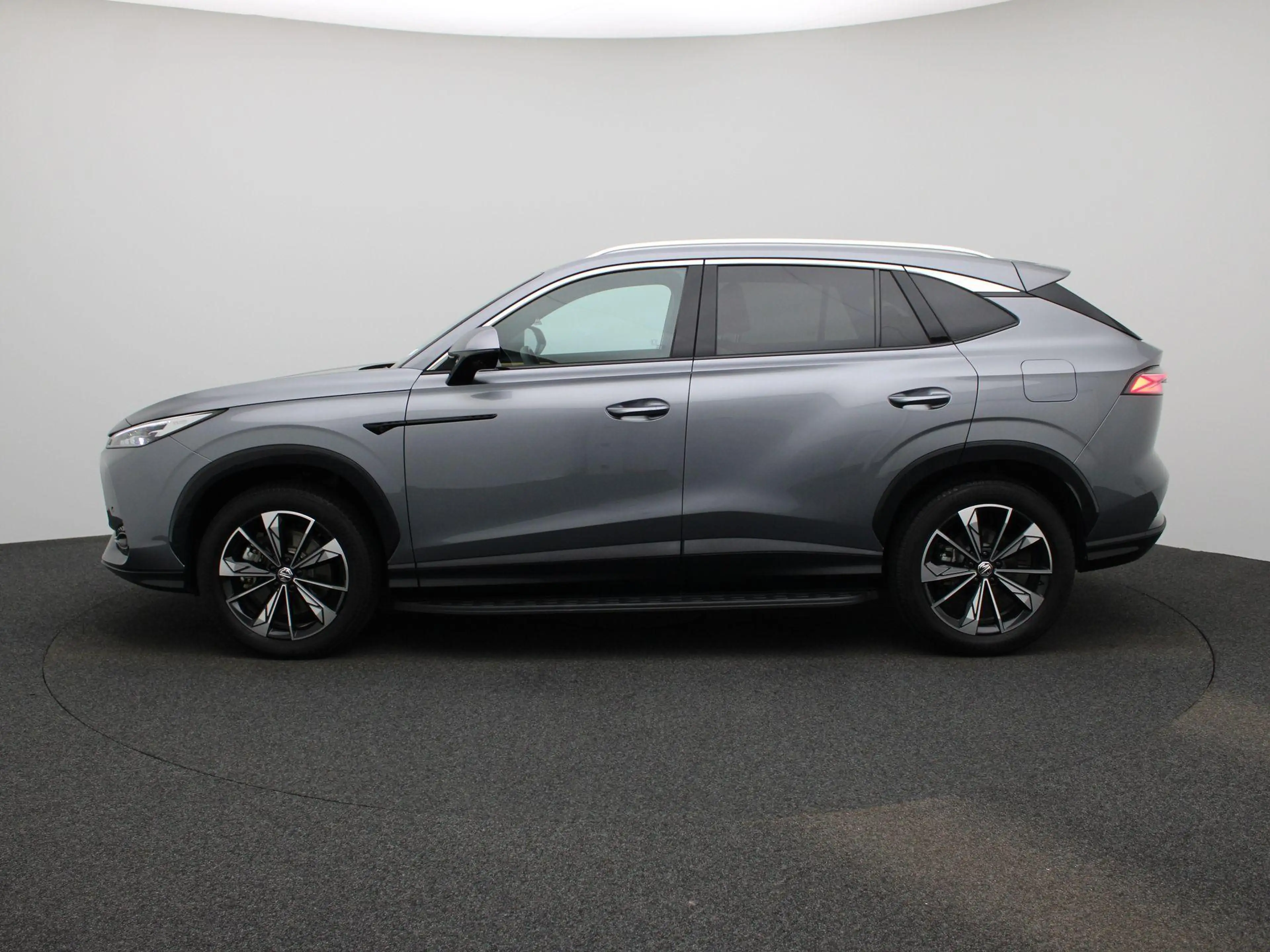 MG HS MG PHEV 1.5 Luxury — photo 4