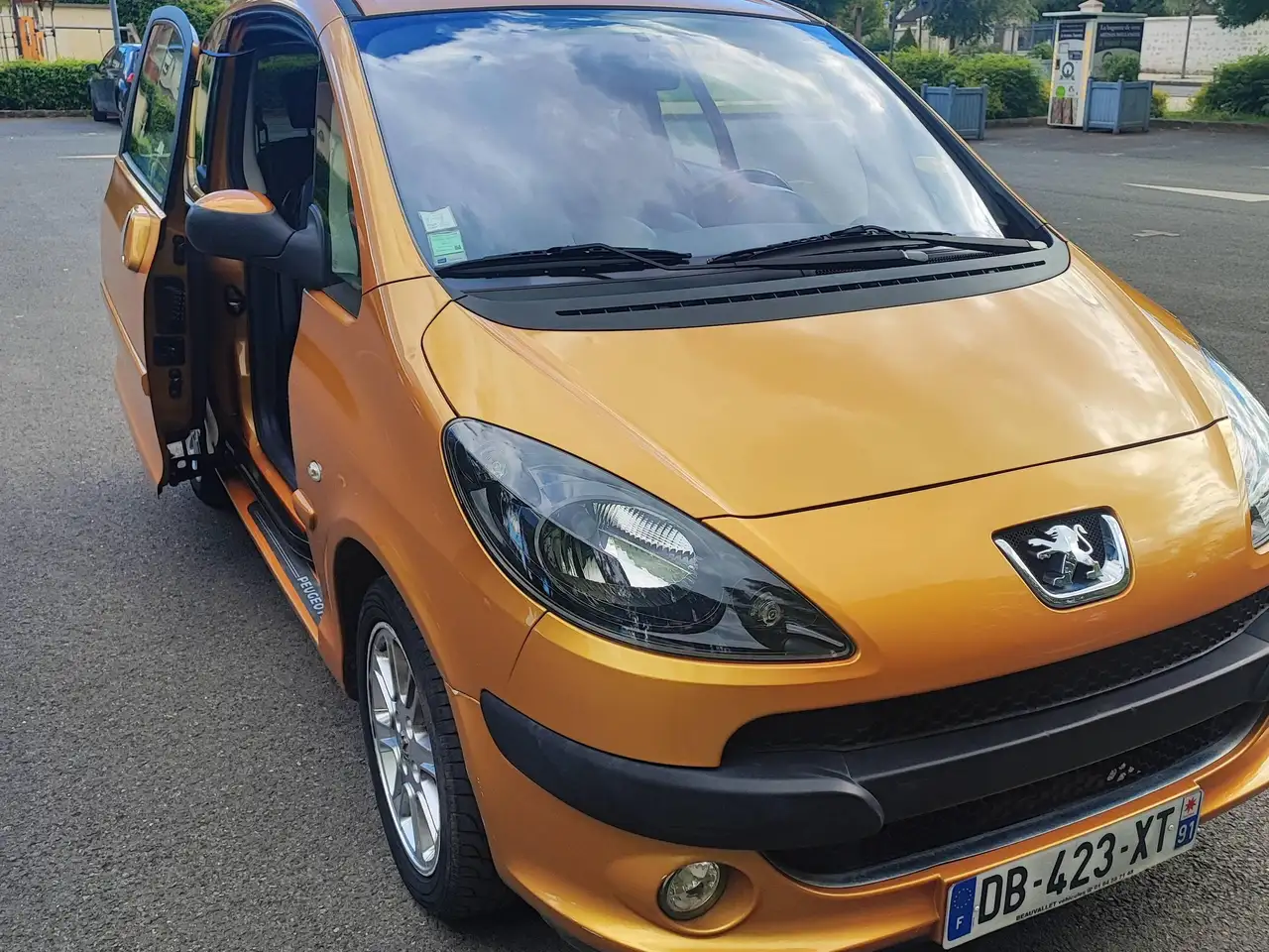 Peugeot 1007 1.6e 16V 110ch 2-Tronic Sporty