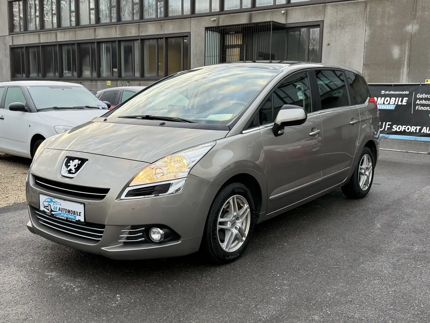 Peugeot 5008 Business-Line Gris - 2