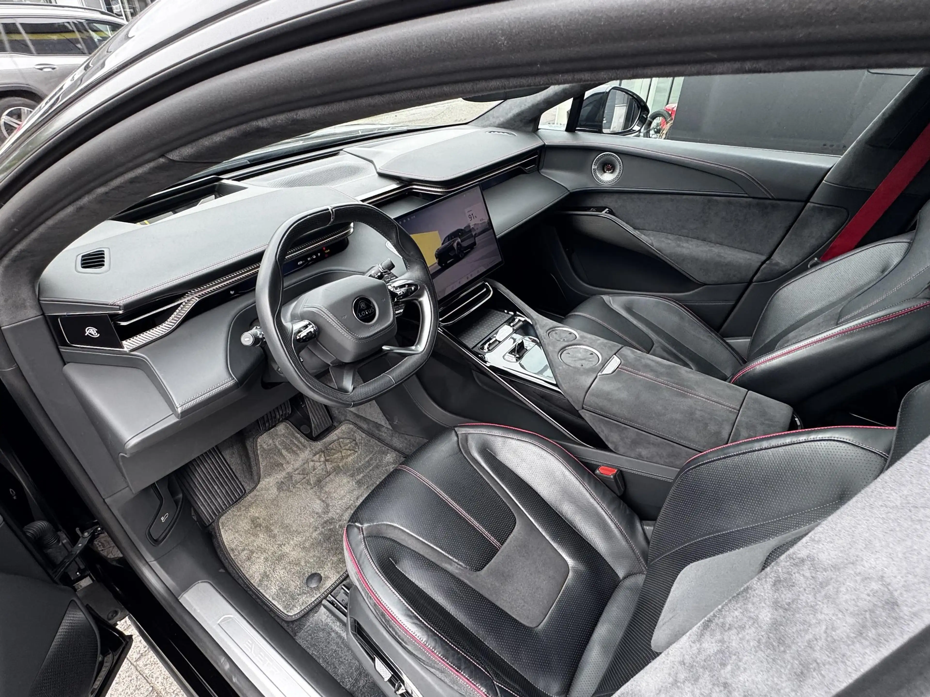 Lotus Eletre BEV 450kW — photo 22