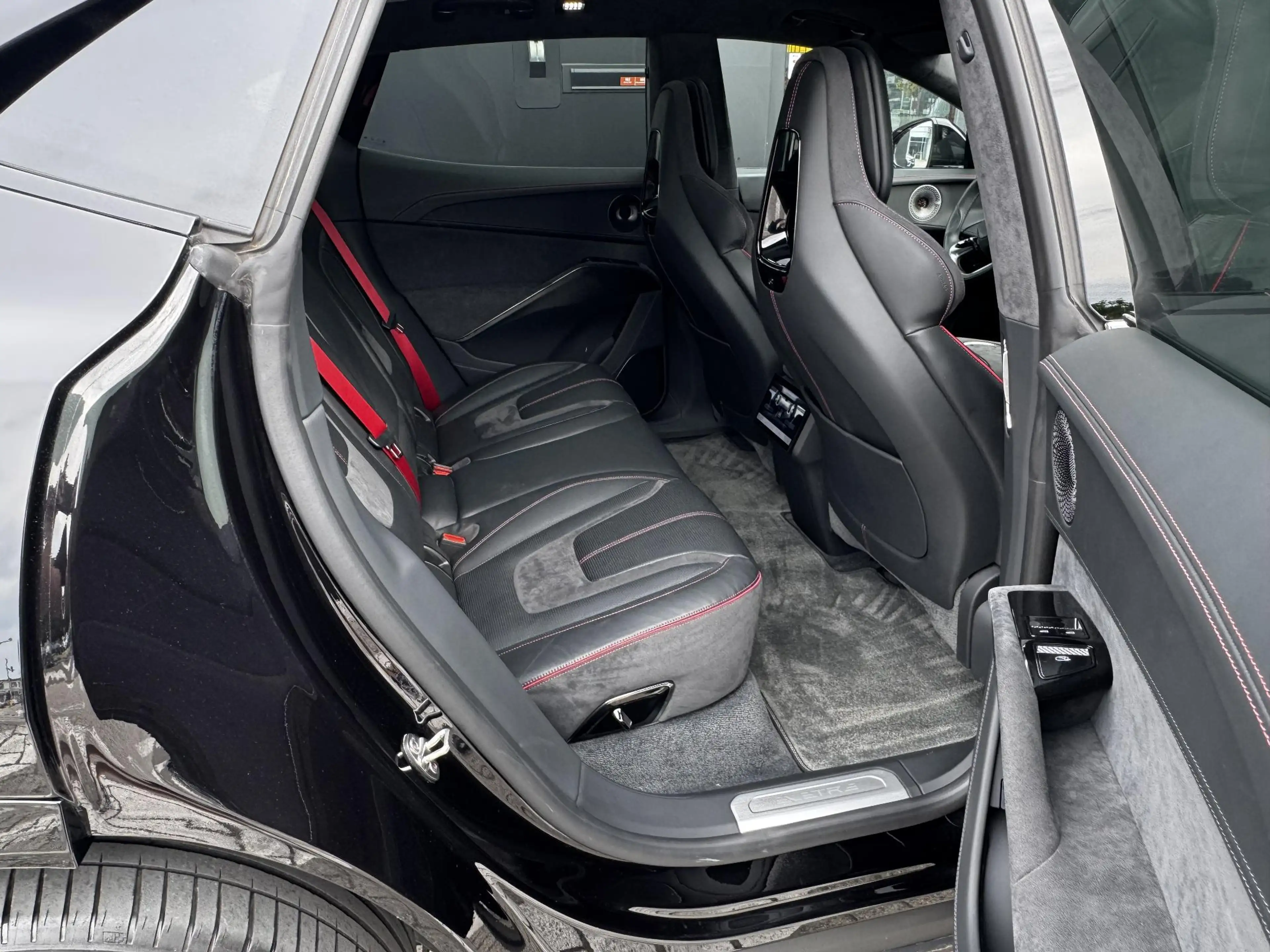 Lotus Eletre BEV 450kW — photo 18
