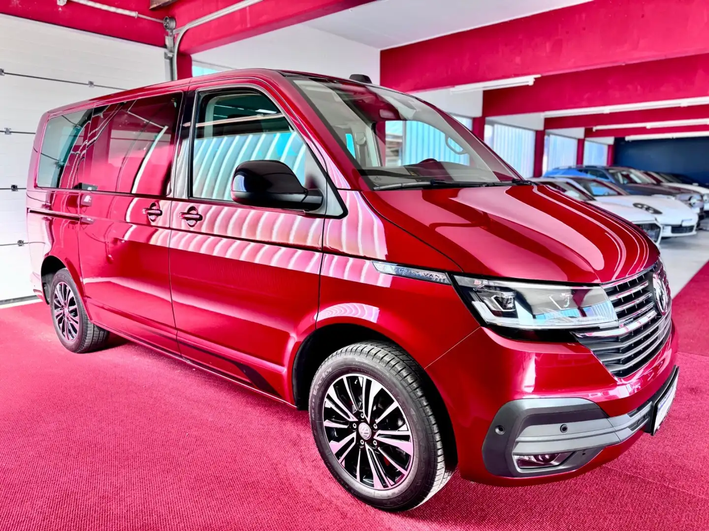 Volkswagen T6 Multivan T6.1 Multivan Edition 4M AHK Standh Virtua 7Sitz Rojo - 2