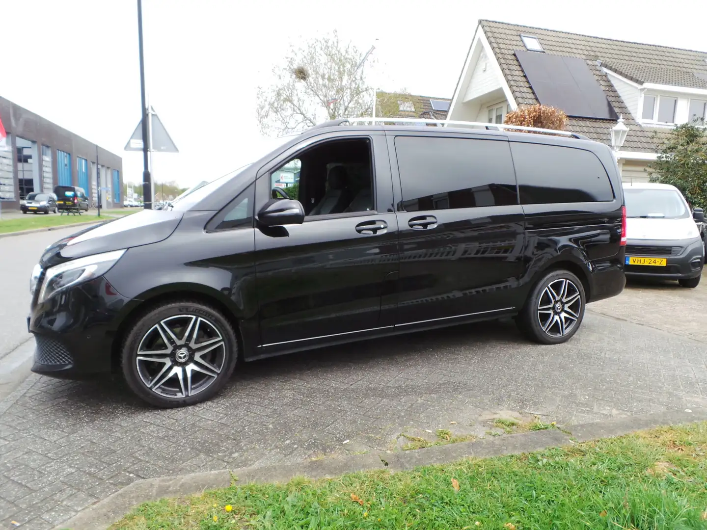 Mercedes-Benz V 250 250d 4-MATIC L2 DC Standkachel,Gr-Navi,Burmester,E Zwart - 1