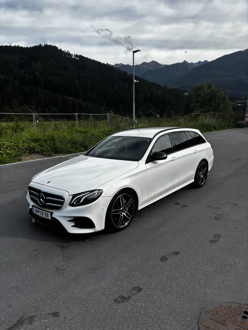 Mercedes-Benz E 220 d 4Matic T 9G-TRONIC AMG Line - 2