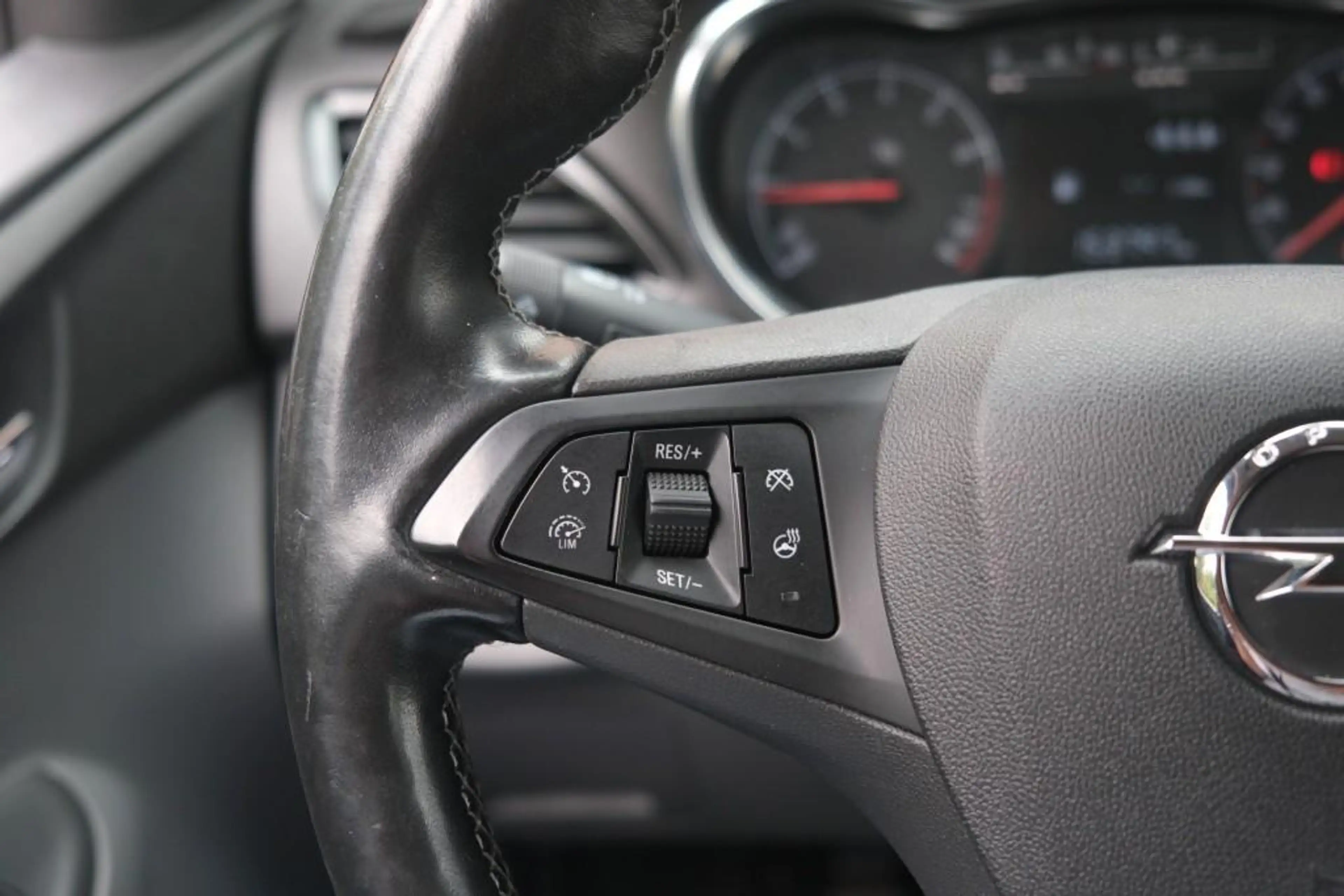 Opel Karl 1.0 ecoFLEX 75pk Innovation | App Connect | Climat — photo 9