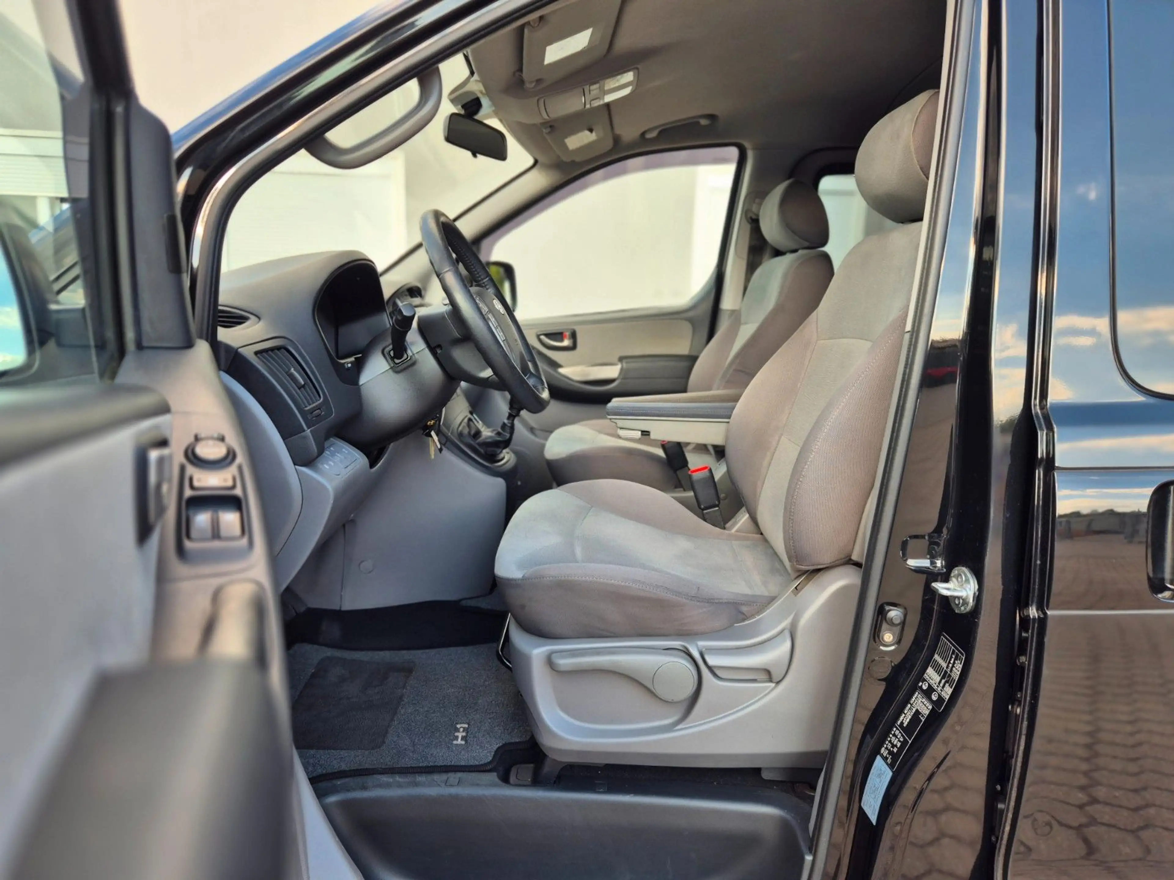 Hyundai H-1 2.5 CRDi Travel Comfort 8-Sitzer Klima PDC — photo 12