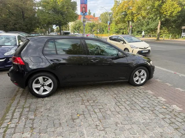 Volkswagen Golf view 6