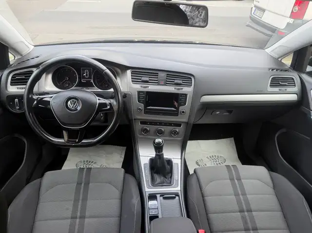 Volkswagen Golf view 18