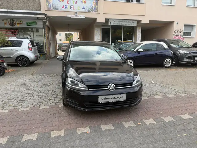 Volkswagen Golf view 4