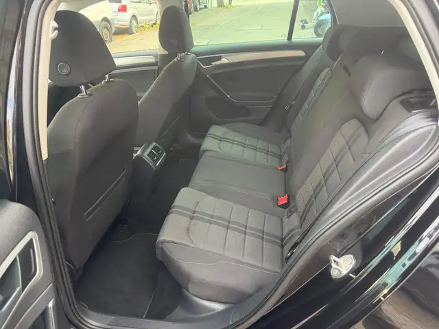 Volkswagen Golf view 17