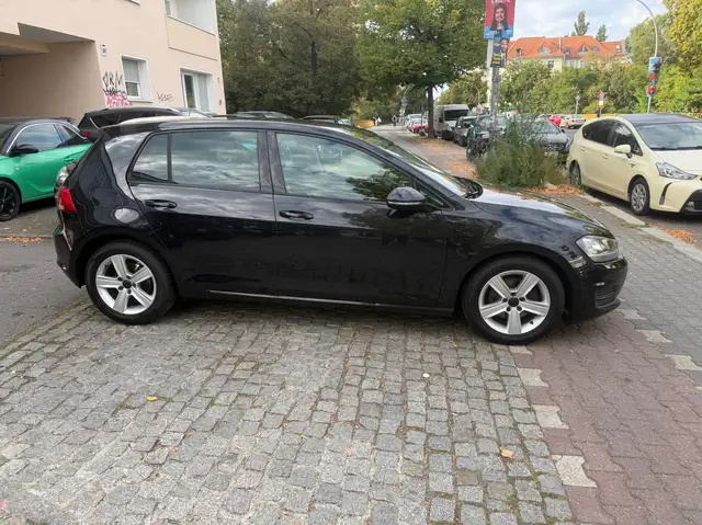 Volkswagen Golf view 5