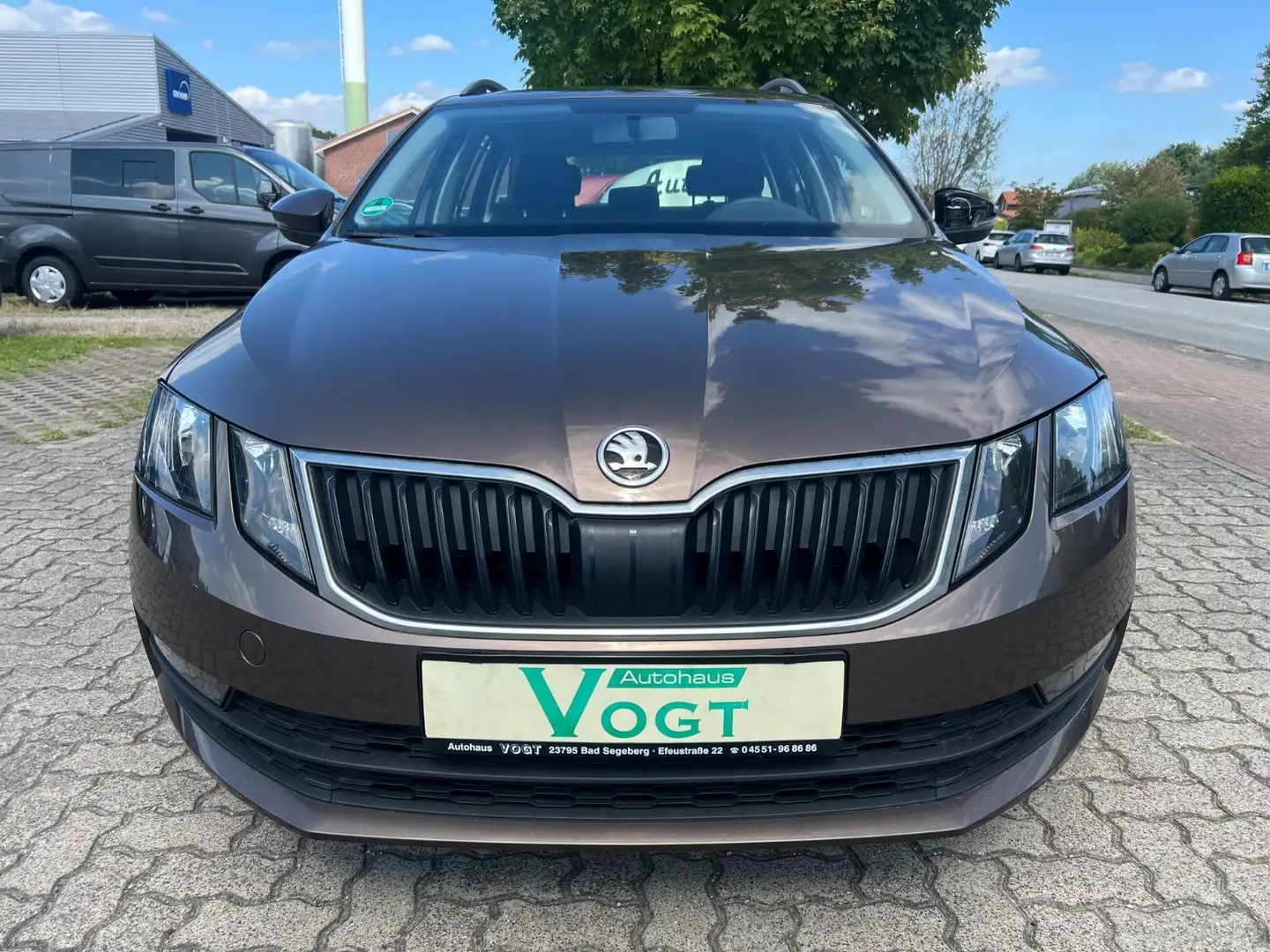 Skoda Octavia Combi Active 1.2 AHK Brun - 2