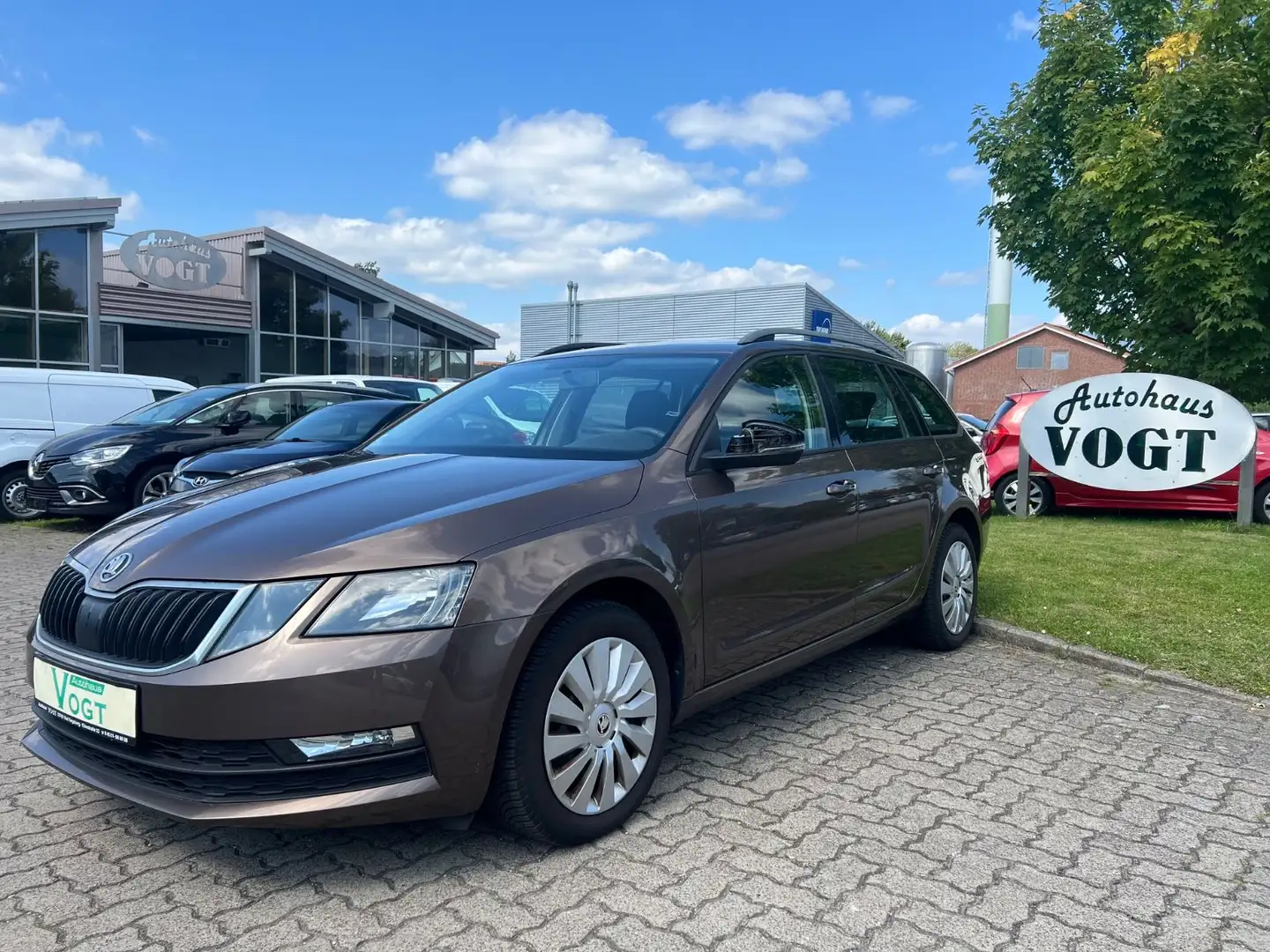 Skoda Octavia Combi Active 1.2 AHK Brun - 1