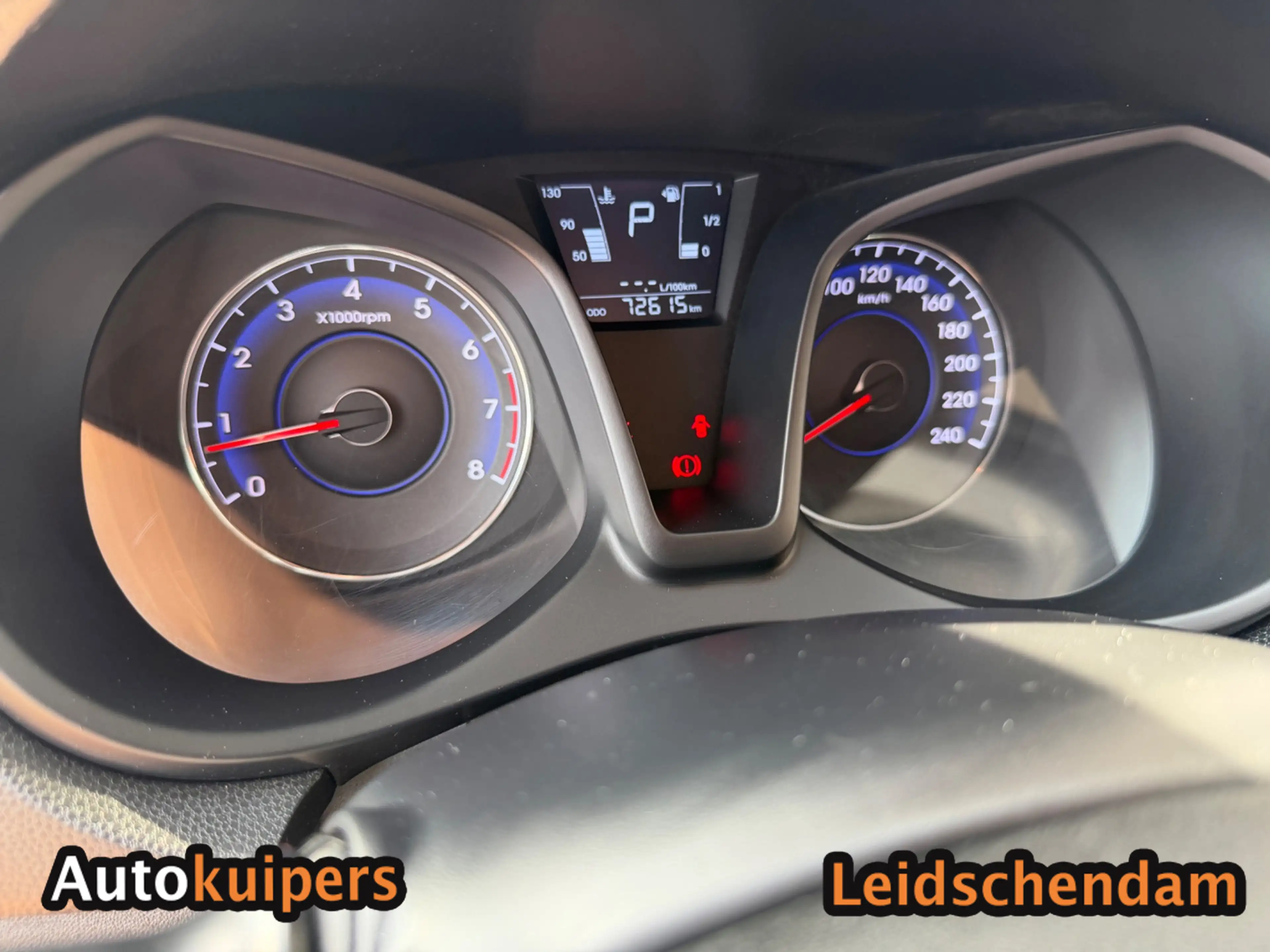 Hyundai iX20 1.6i Premium — photo 14