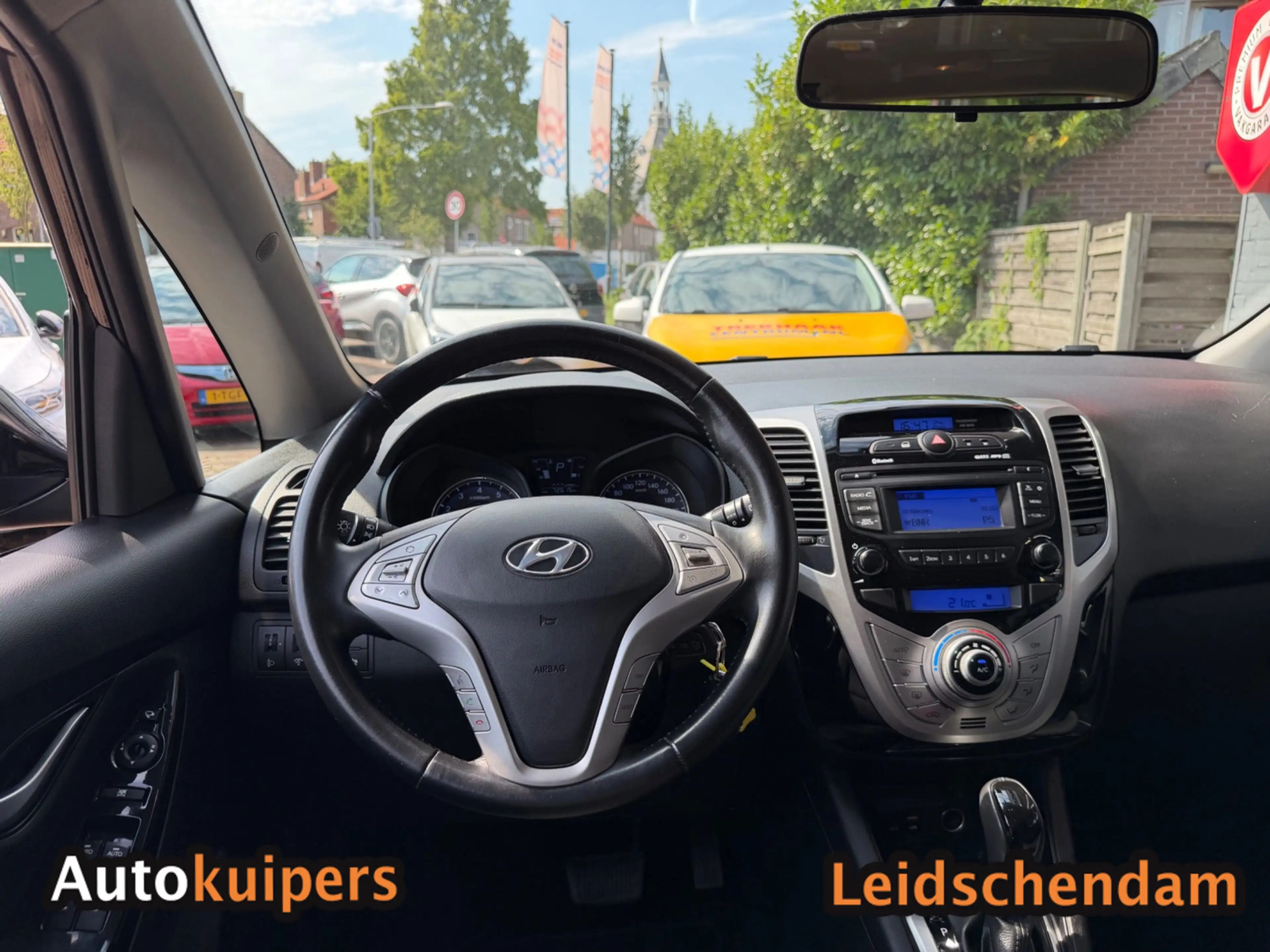 Hyundai iX20 1.6i Premium — photo 10