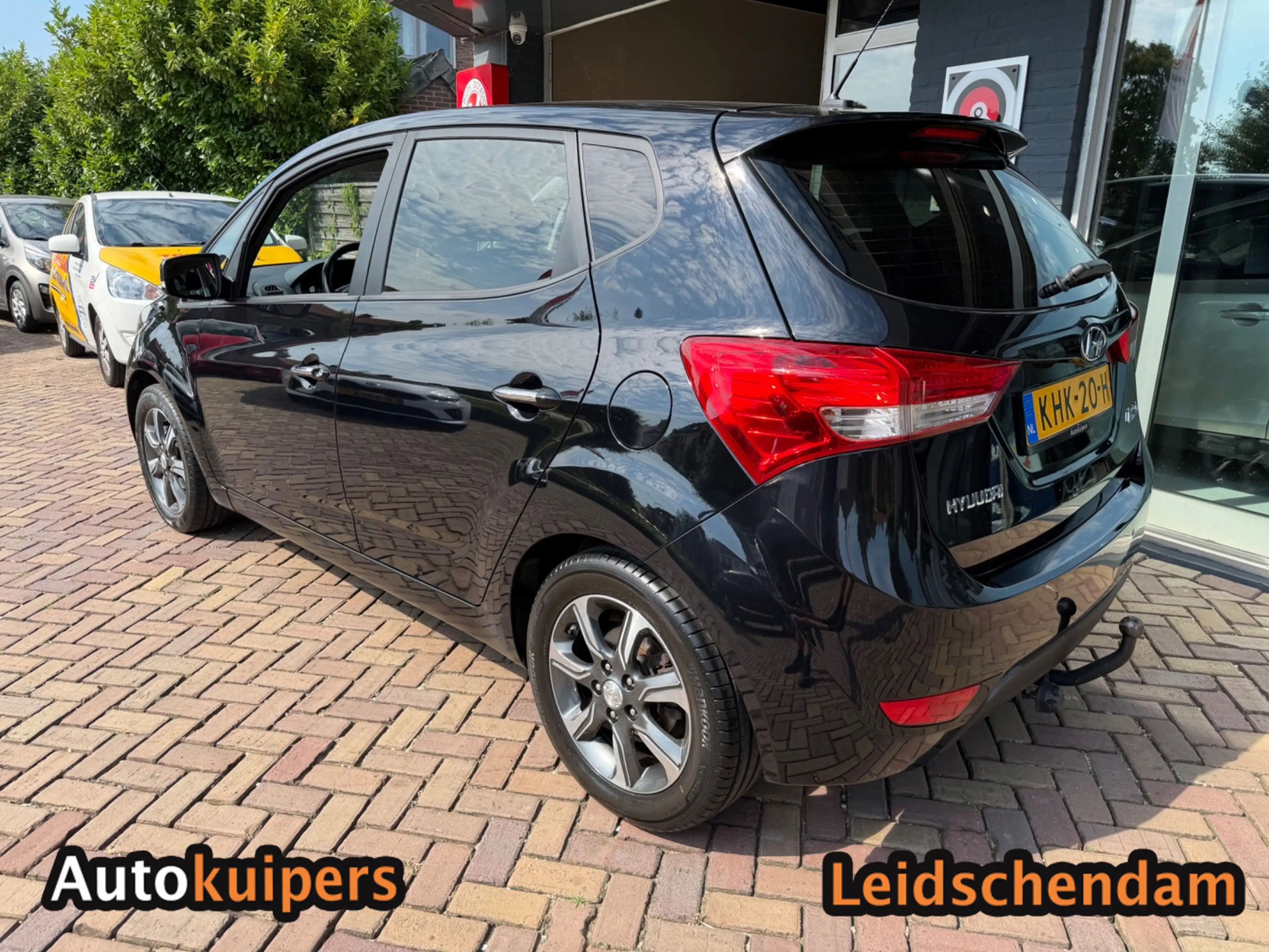 Hyundai iX20 1.6i Premium — photo 9