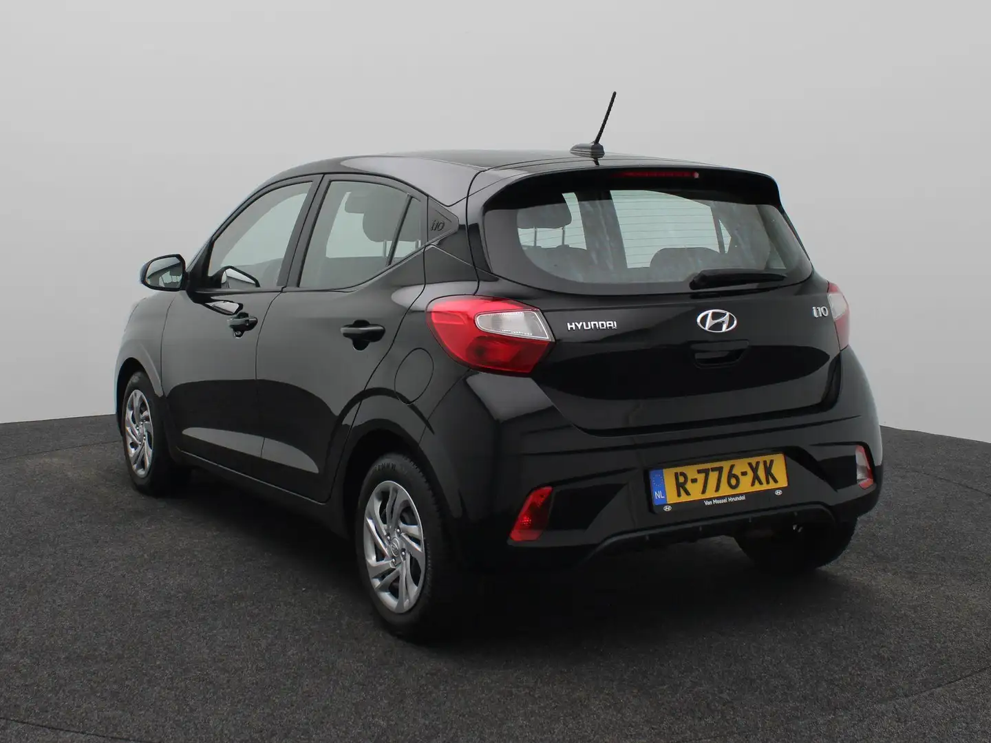 Hyundai i10 1.0 Comfort | Apple Carplay/Android | Cruise Contr Zwart - 2