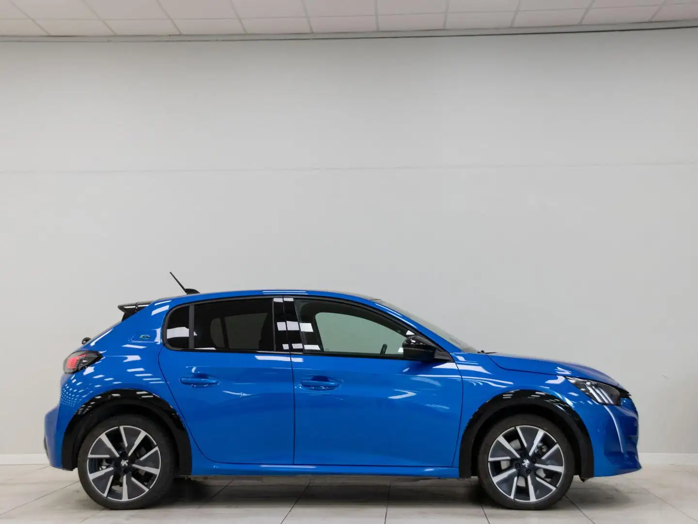 Peugeot 208 GT Eléctrico 100kW Blauw - 2