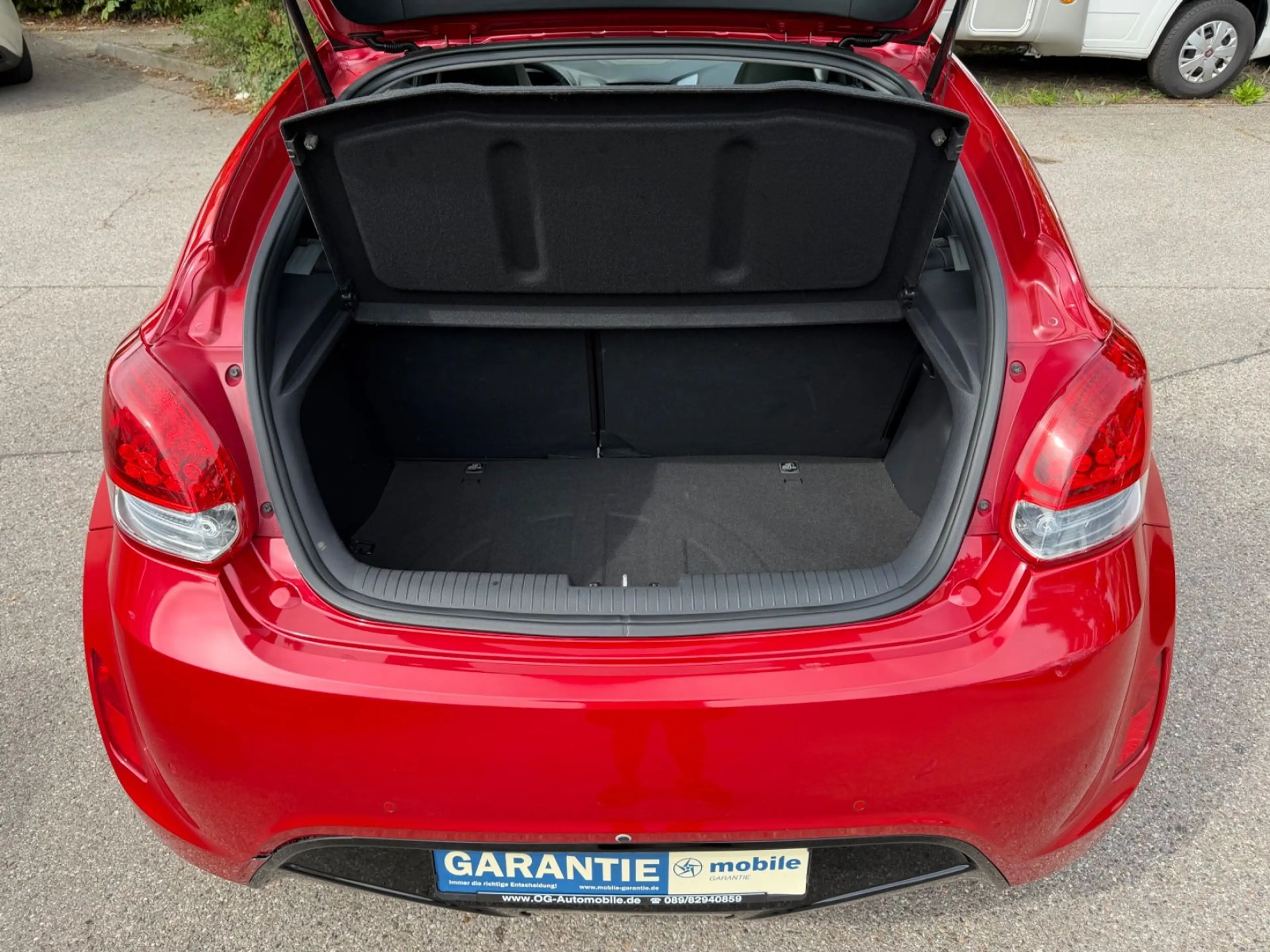 Hyundai VELOSTER 1.6GDI 103kw Premiu~Navi~Pano~Kam~Leder — photo 11
