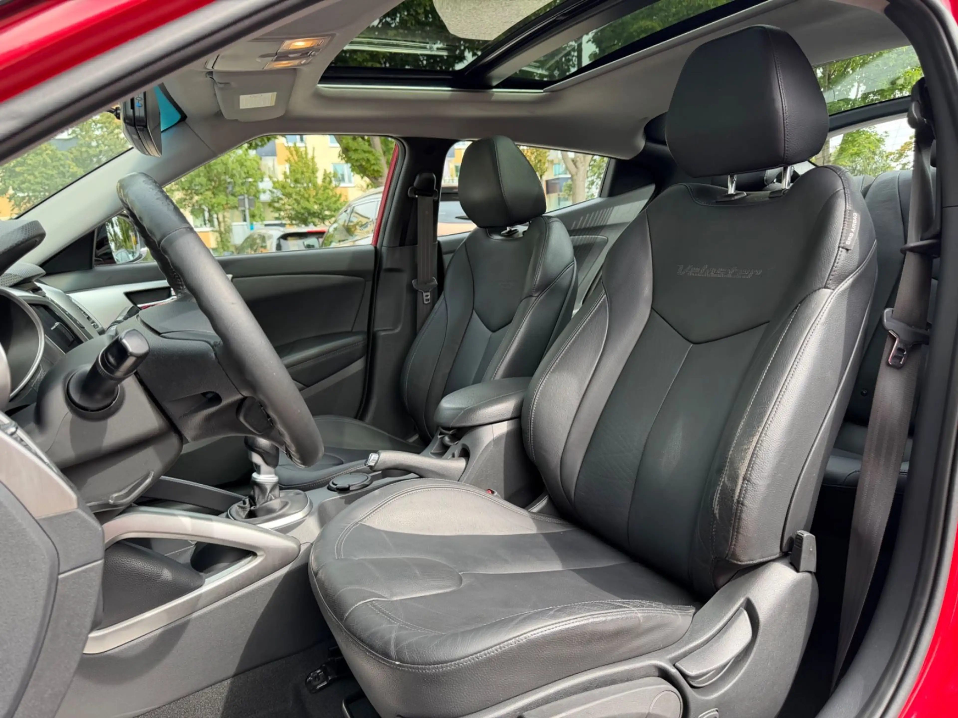 Hyundai VELOSTER 1.6GDI 103kw Premiu~Navi~Pano~Kam~Leder — photo 9