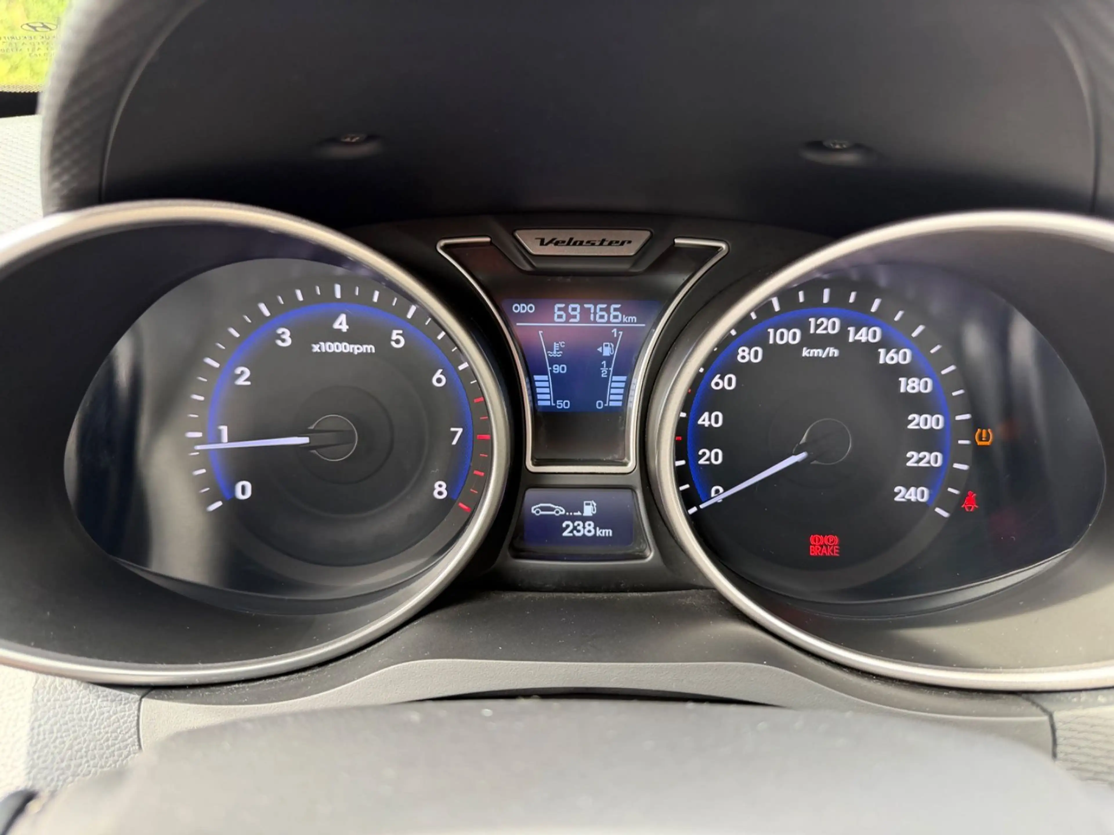 Hyundai VELOSTER 1.6GDI 103kw Premiu~Navi~Pano~Kam~Leder — photo 19