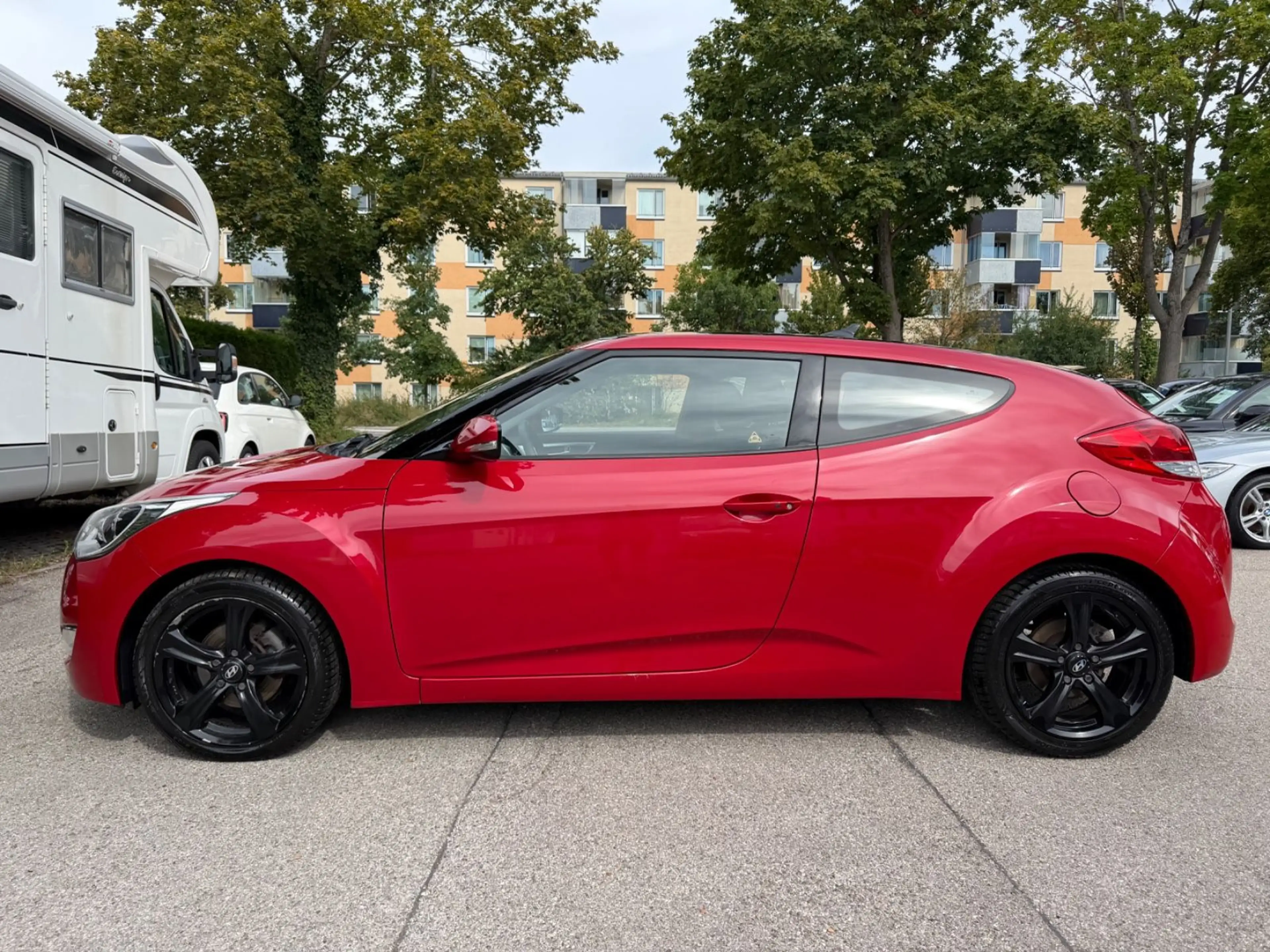 Hyundai VELOSTER 1.6GDI 103kw Premiu~Navi~Pano~Kam~Leder — photo 2