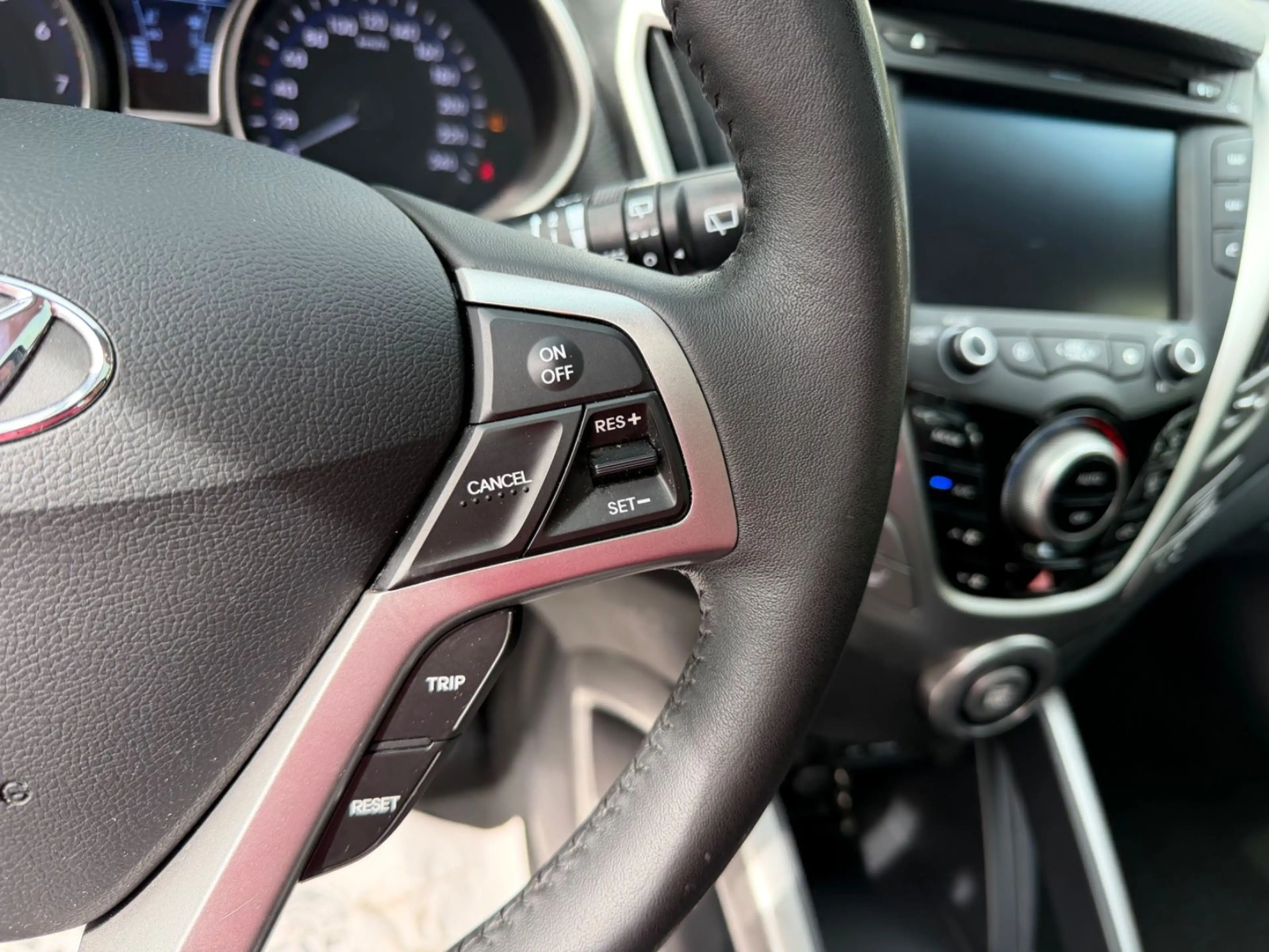 Hyundai VELOSTER 1.6GDI 103kw Premiu~Navi~Pano~Kam~Leder — photo 20