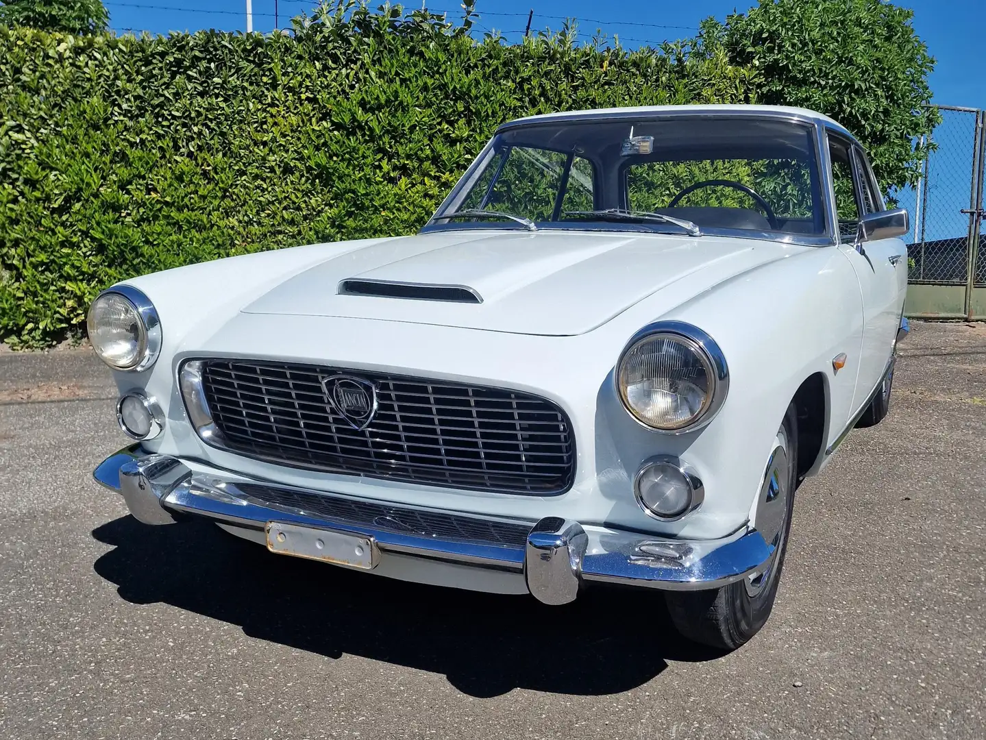 Lancia Flaminia Pininfarina Coupe Weiß - 2