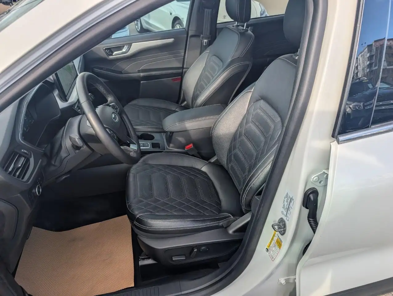 Ford Escape снимка Ford Escape